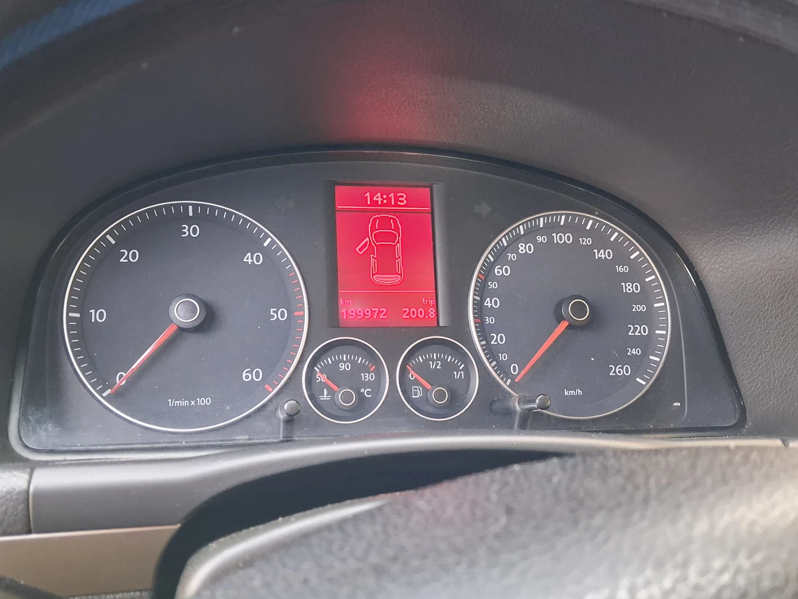 VW Touran, снимка 7 - Автомобили и джипове - 53745965