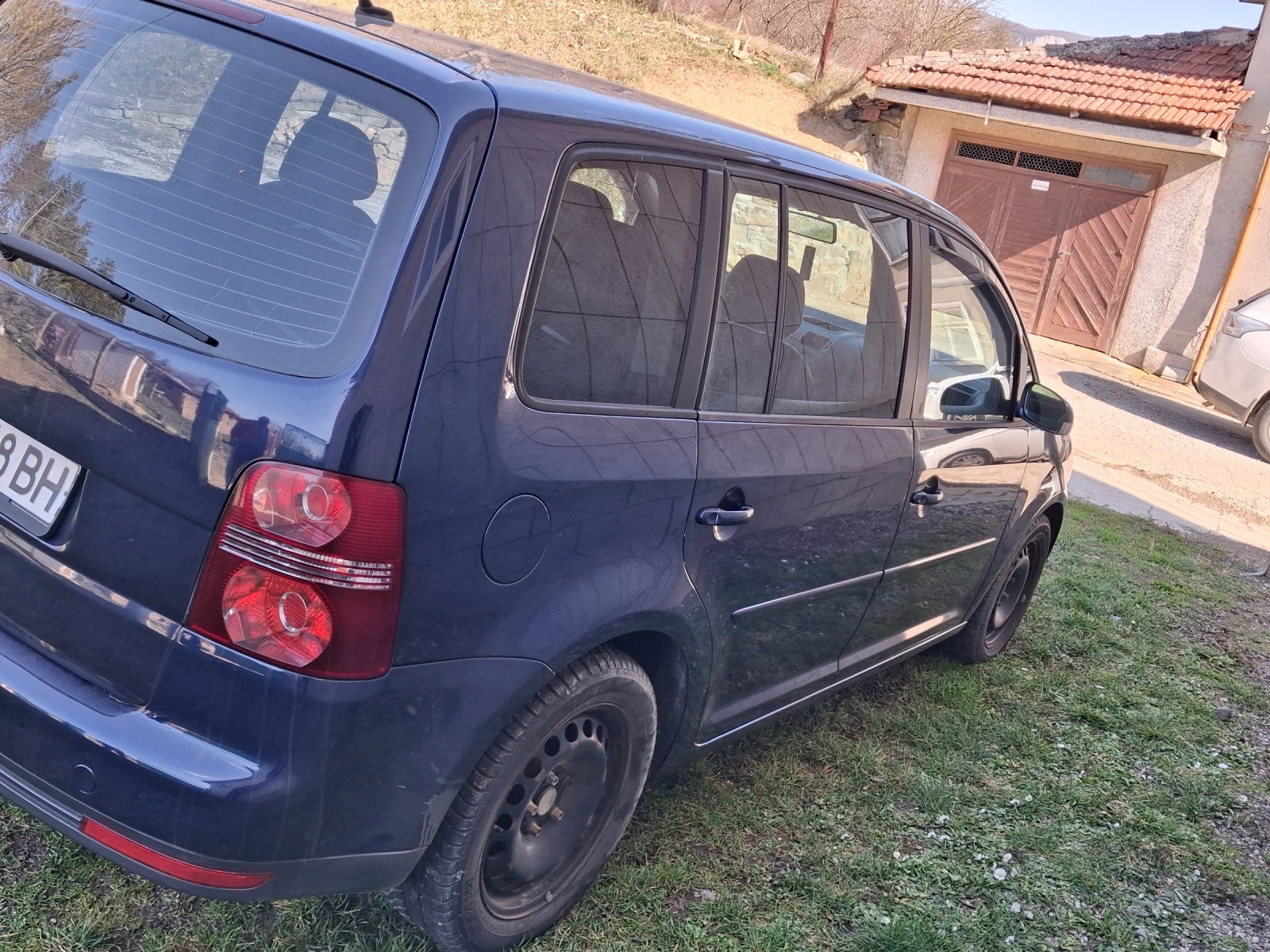 VW Touran, снимка 4 - Автомобили и джипове - 53745965