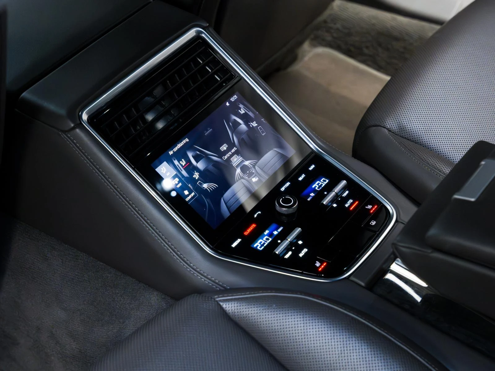 Porsche Panamera 4S* BOSE* 3XTV* SPORT CHRONO* ОБДУХВ* , снимка 14 - Автомобили и джипове - 53856227