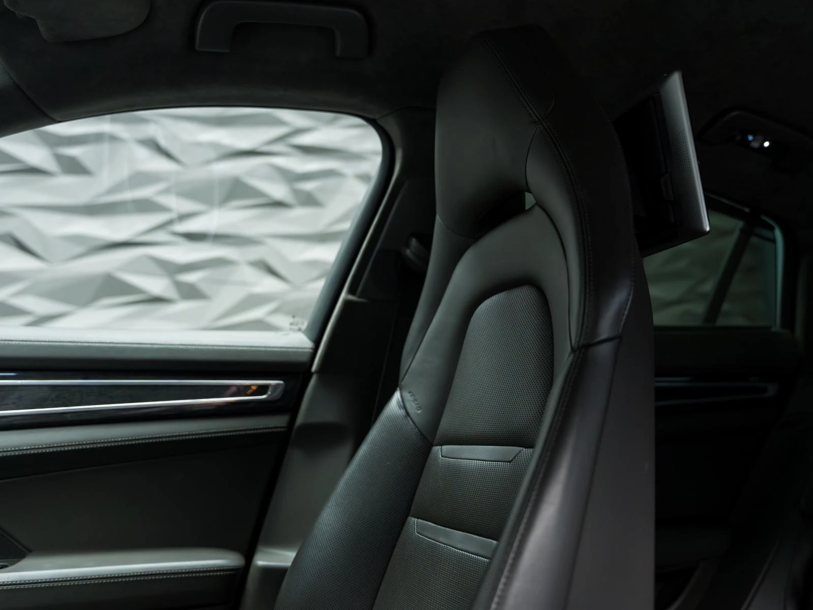 Porsche Panamera 4S* BOSE* 3XTV* SPORT CHRONO* ОБДУХВ* , снимка 9 - Автомобили и джипове - 53856227