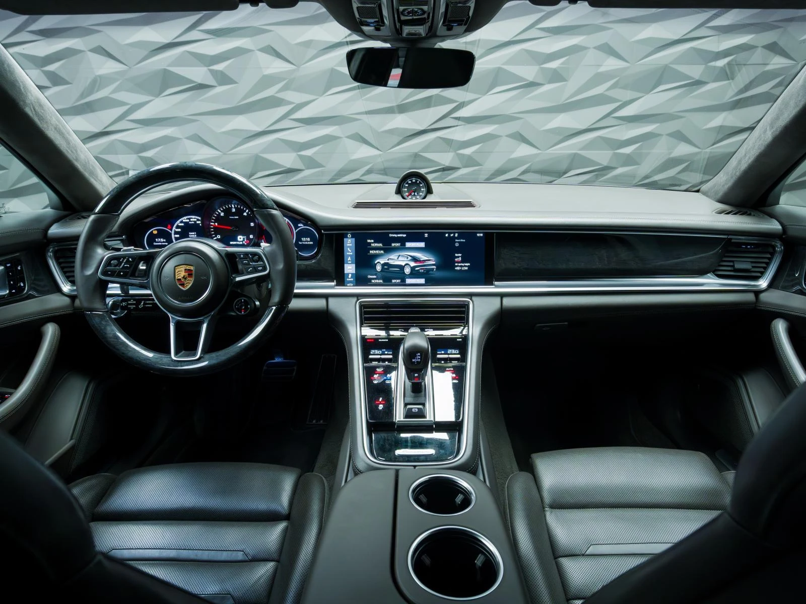 Porsche Panamera 4S* BOSE* 3XTV* SPORT CHRONO* ОБДУХВ* , снимка 17 - Автомобили и джипове - 53856227