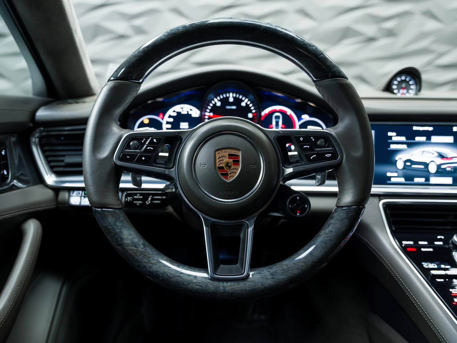 Porsche Panamera 4S* BOSE* 3XTV* SPORT CHRONO* ОБДУХВ* , снимка 16 - Автомобили и джипове - 53856227