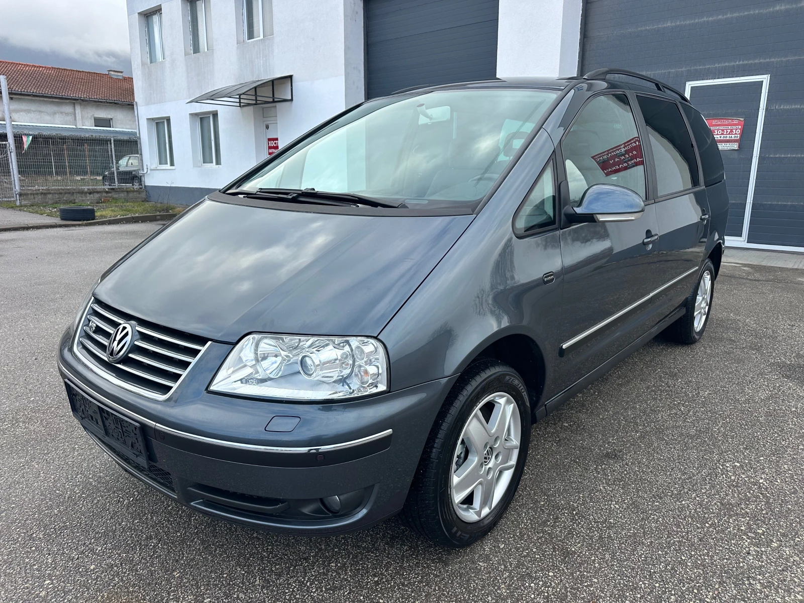 VW Sharan 2.8i Автоматик Business Line, снимка 3 - Автомобили и джипове - 54084142