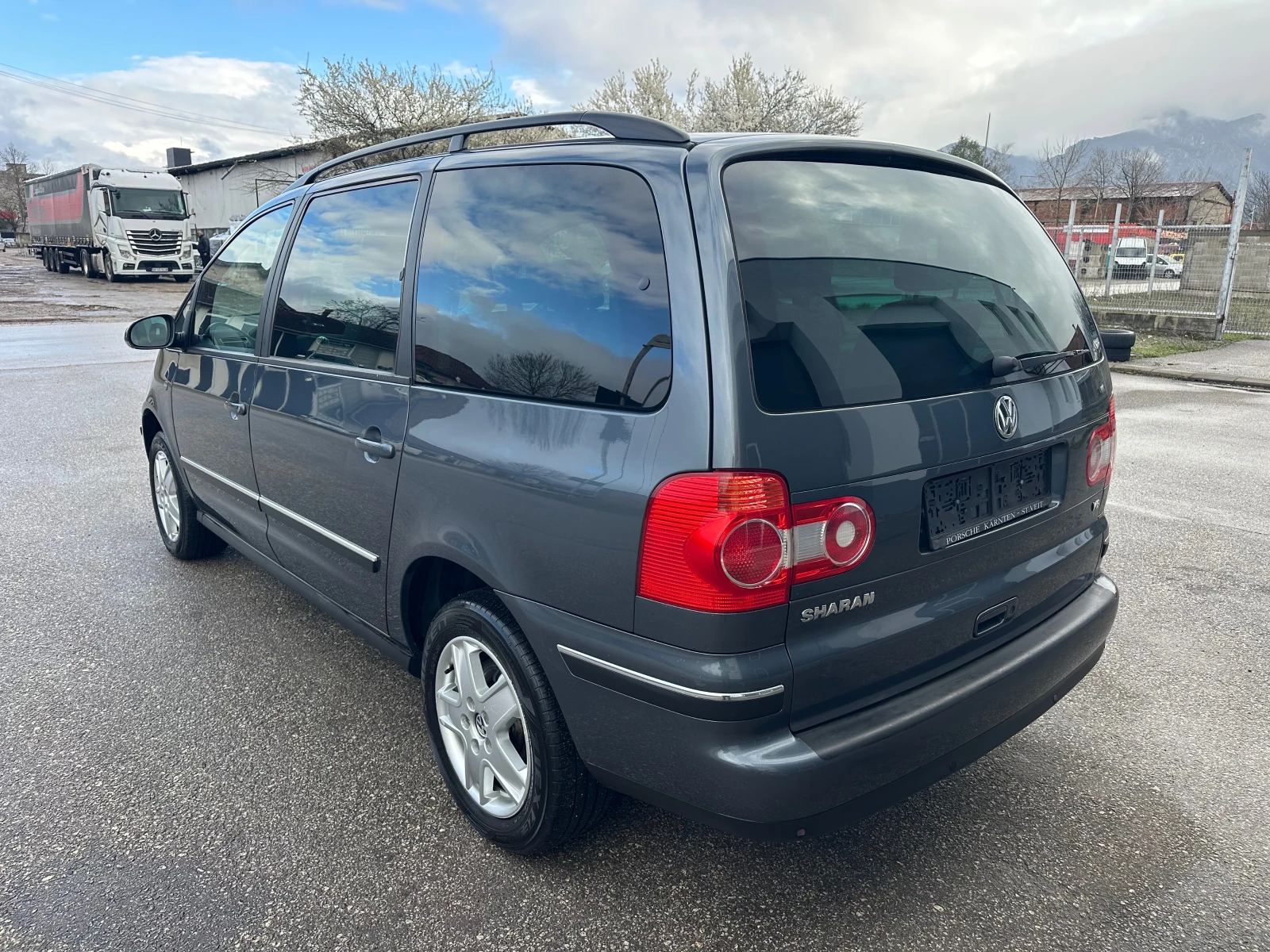 VW Sharan 2.8i Автоматик Business Line, снимка 5 - Автомобили и джипове - 54084142