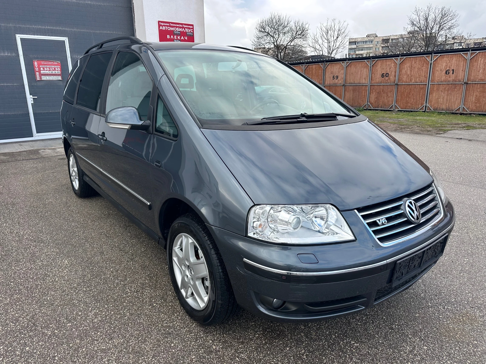 VW Sharan 2.8i Автоматик Business Line, снимка 9 - Автомобили и джипове - 54084142