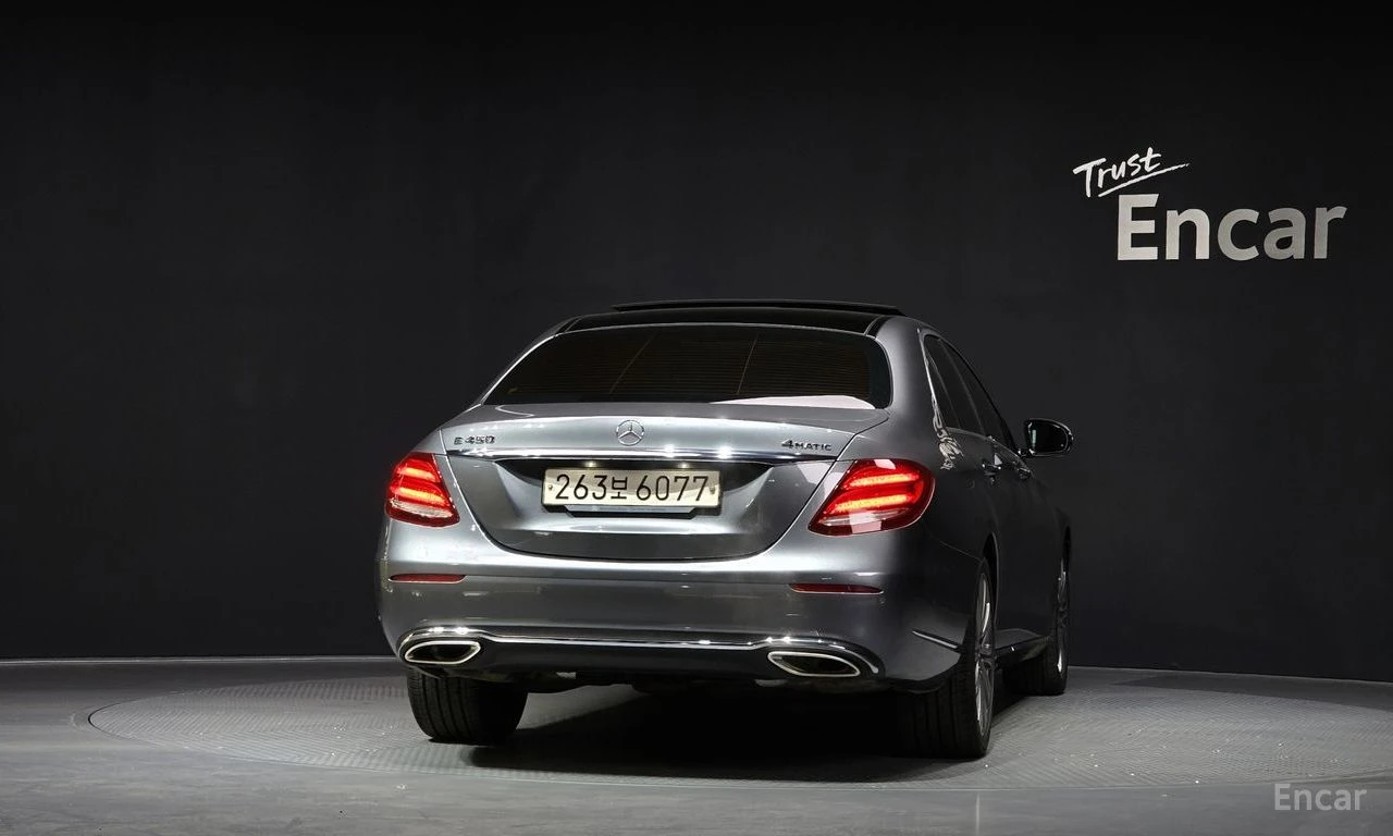 Mercedes-Benz E 450 4MATIC* EXCLUSIVE* BURMESTER* ОБДУХВАНЕ* ДИСТРОНИК, снимка 4 - Автомобили и джипове - 54508783