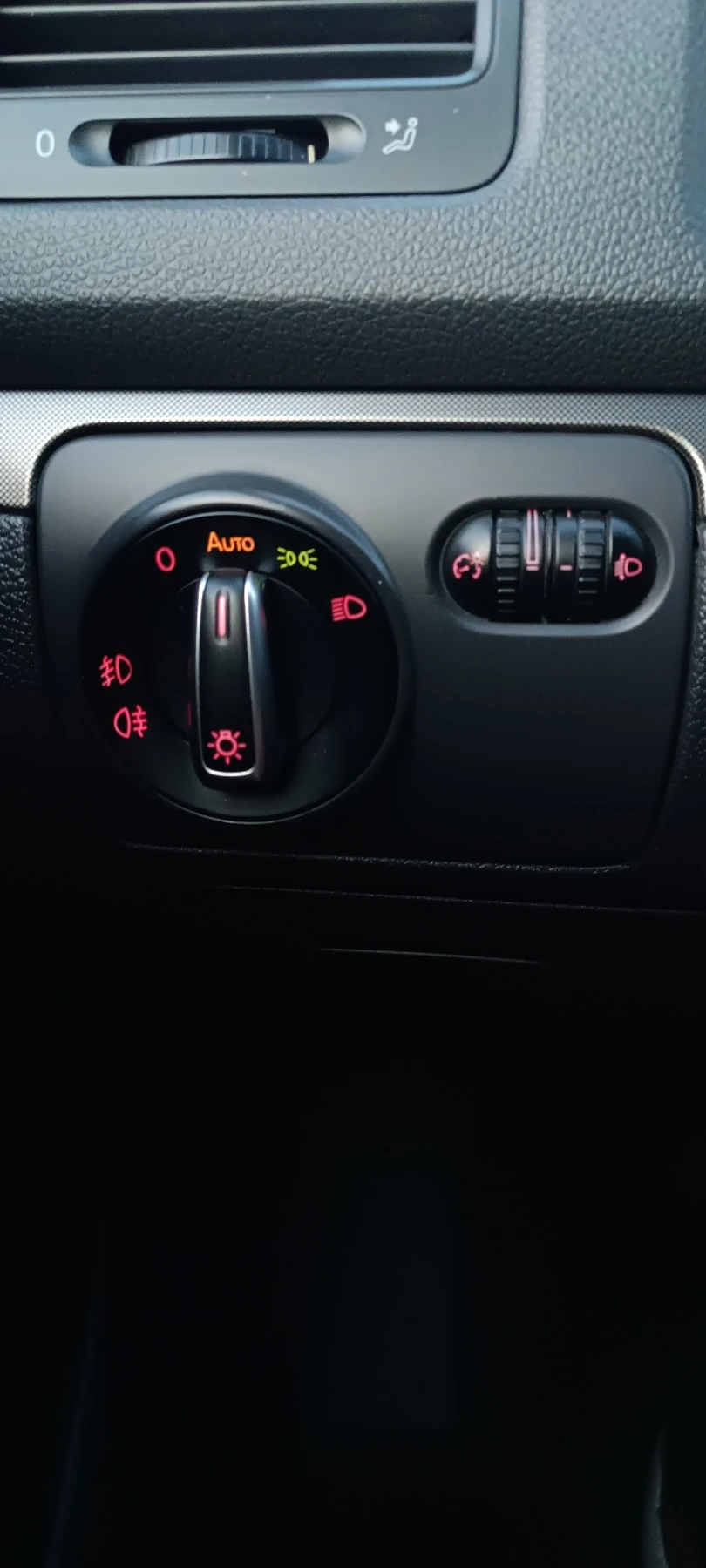 VW Golf 1.9 TDI, снимка 14 - Автомобили и джипове - 55179980