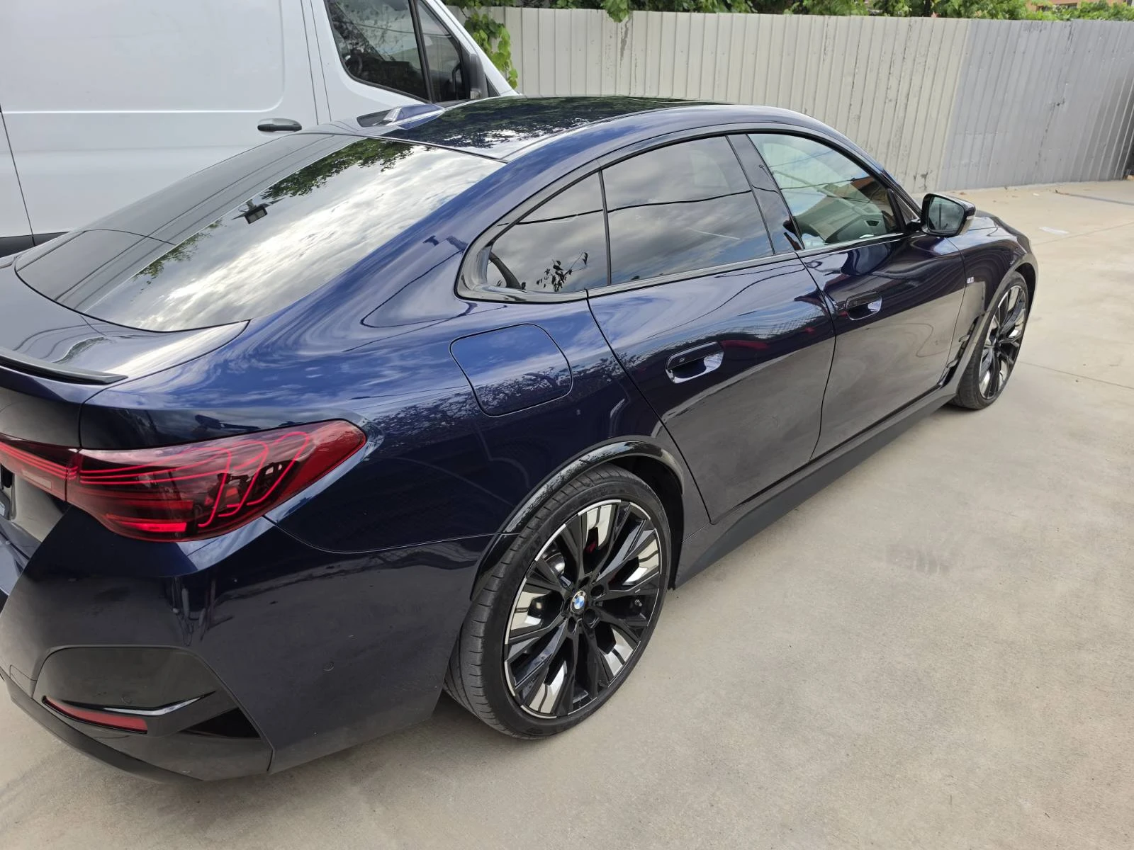 BMW i4 xDrive40 Facelift, снимка 4 - Автомобили и джипове - 55204454