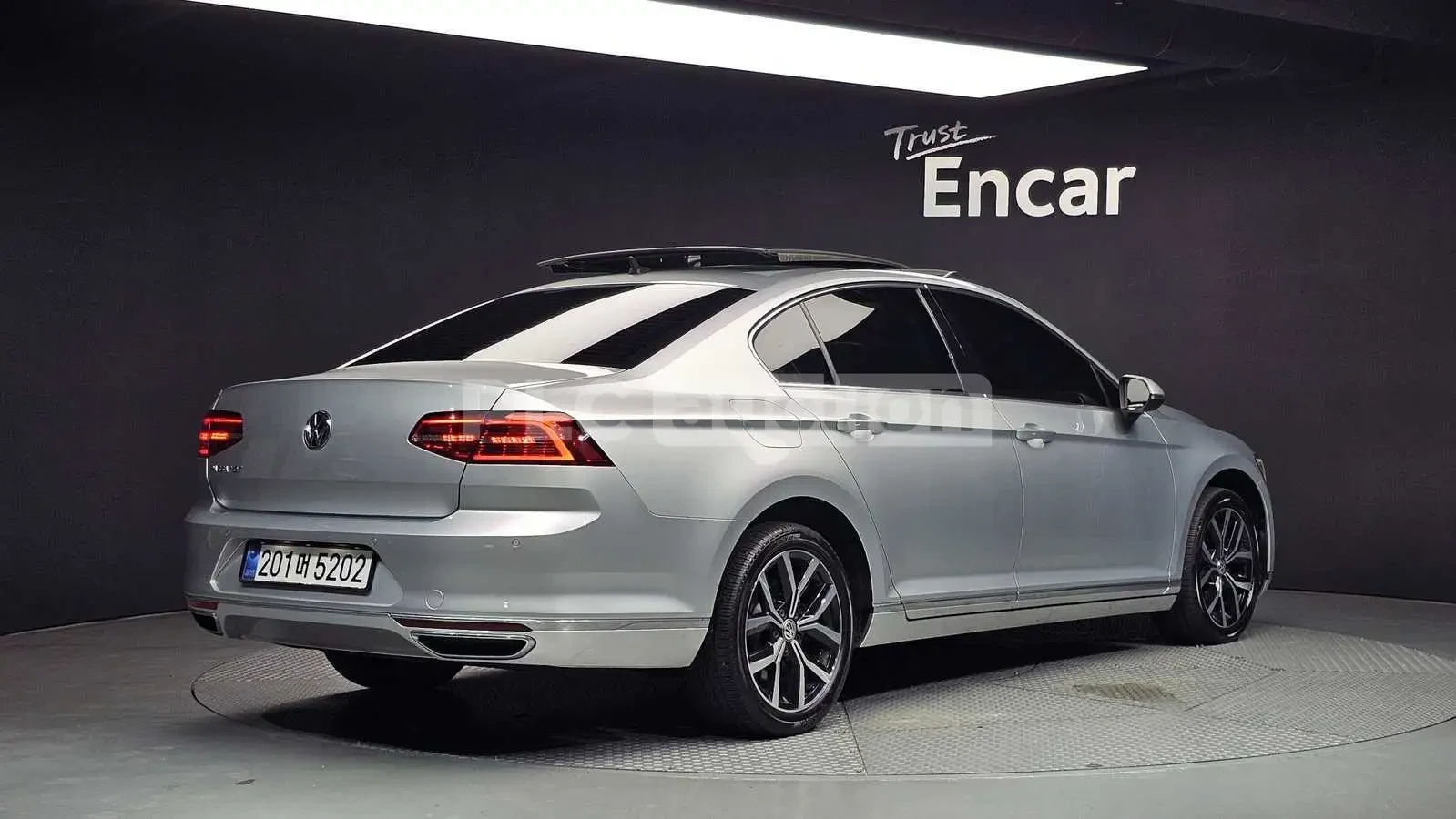 VW Passat 2.0TDI PRESTIGE! PANO/360CAM/FULL, снимка 2 - Автомобили и джипове - 55225527