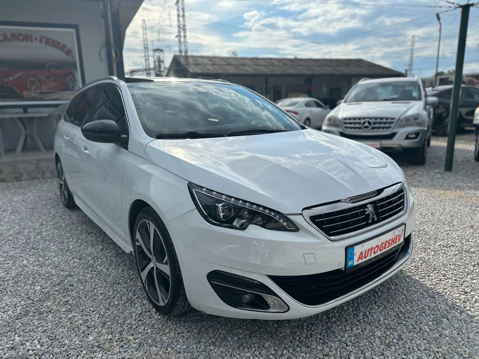 Peugeot 308 1.2T* GT-Line* LED* NAVI* , снимка 8 - Автомобили и джипове - 55231137