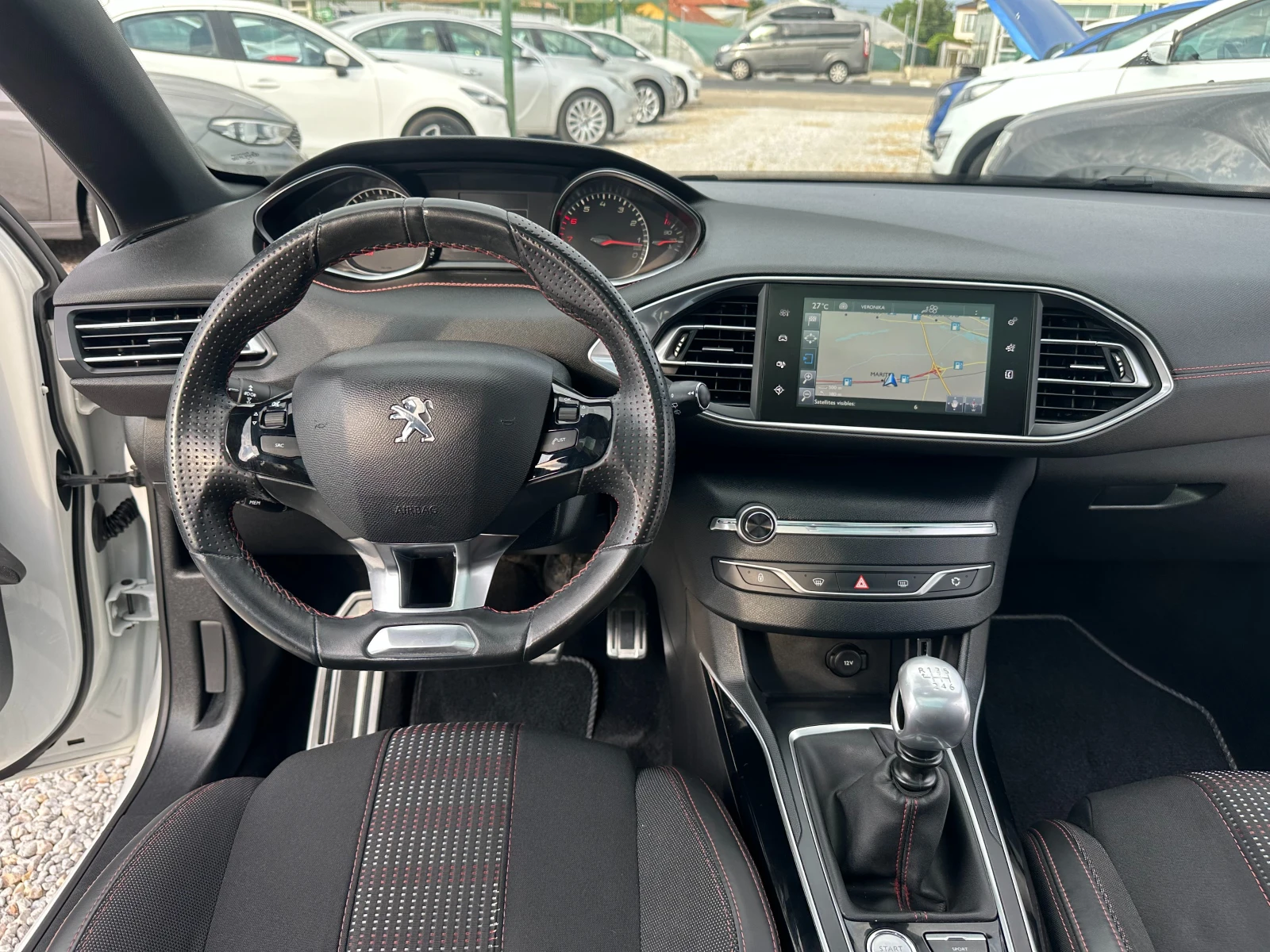 Peugeot 308 1.2T* GT-Line* LED* NAVI* , снимка 12 - Автомобили и джипове - 55231137