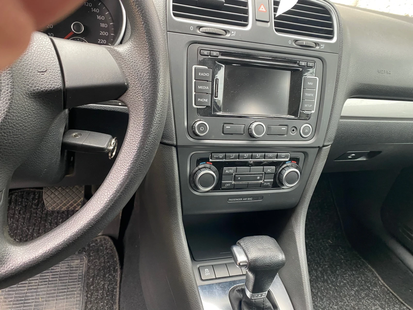 VW Golf 1.6 тди DSG, снимка 9 - Автомобили и джипове - 55698868