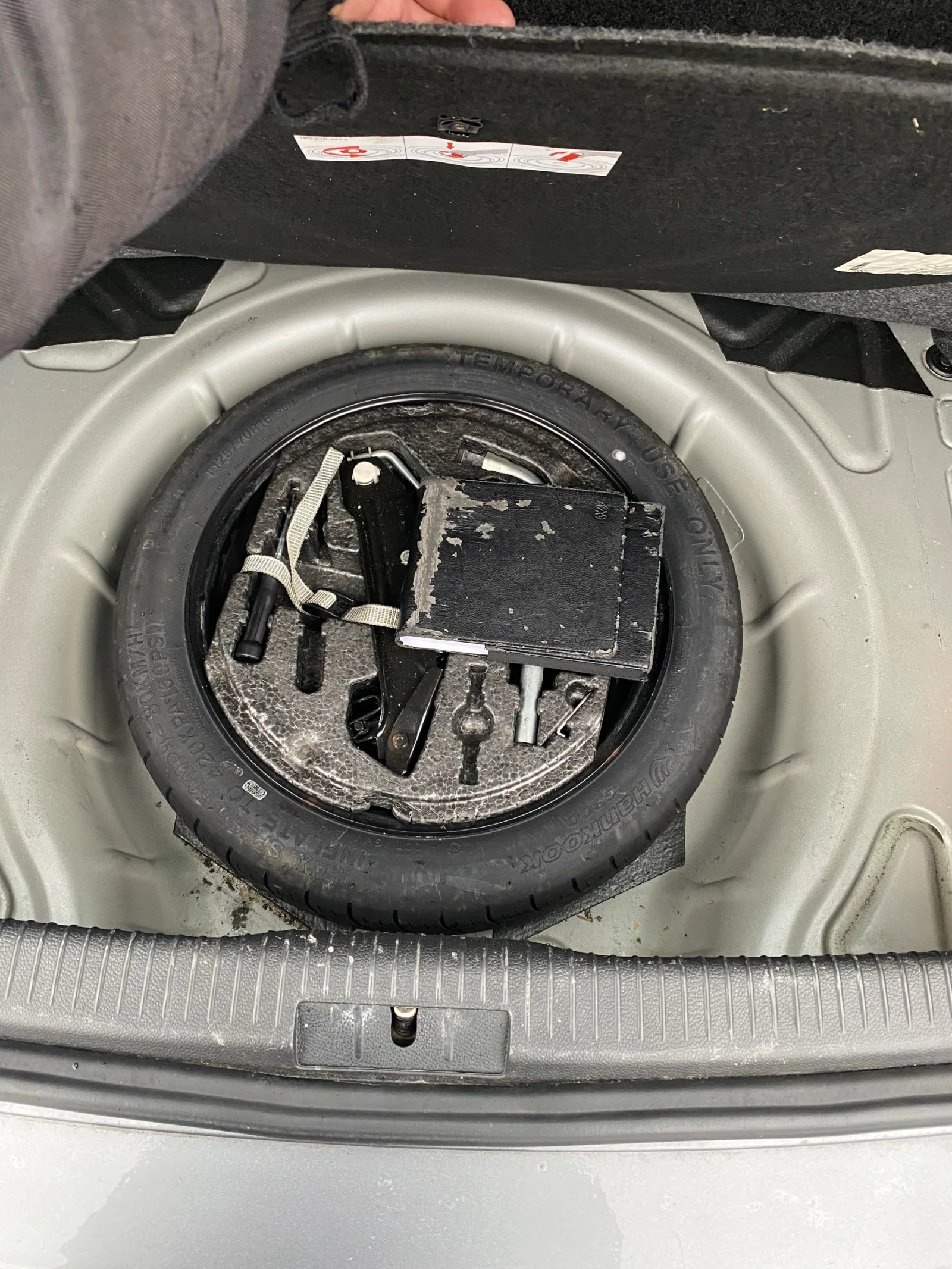 VW Golf 1.6 тди DSG, снимка 10 - Автомобили и джипове - 55698868