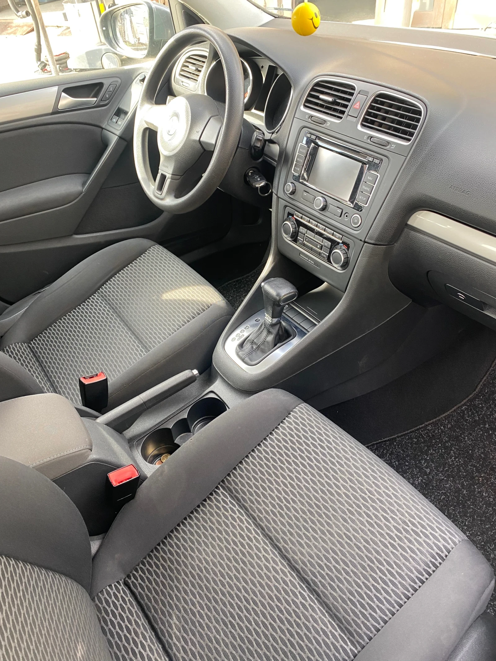 VW Golf 1.6 тди DSG, снимка 7 - Автомобили и джипове - 55698868