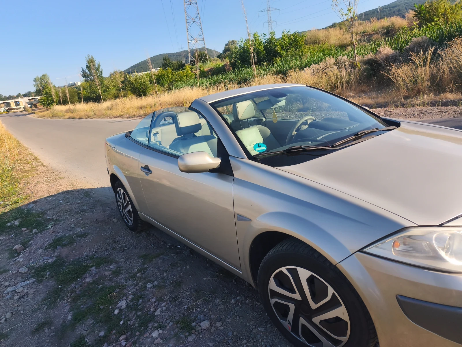 Renault Megane 2.0i, 136кс, Кабрио, снимка 2 - Автомобили и джипове - 55709377