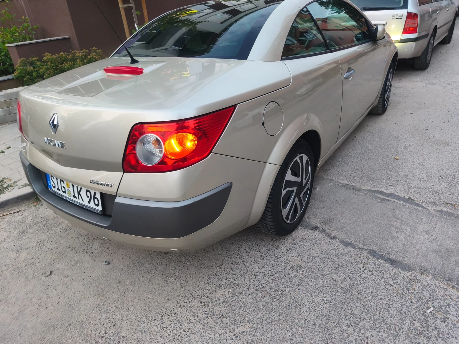 Renault Megane 2.0i, 136кс, Кабрио, снимка 14 - Автомобили и джипове - 55709377