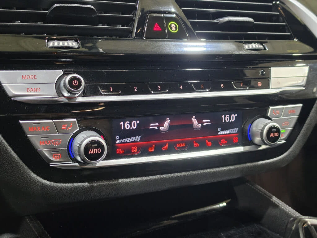 BMW 530 xDrive, снимка 11 - Автомобили и джипове - 56072880