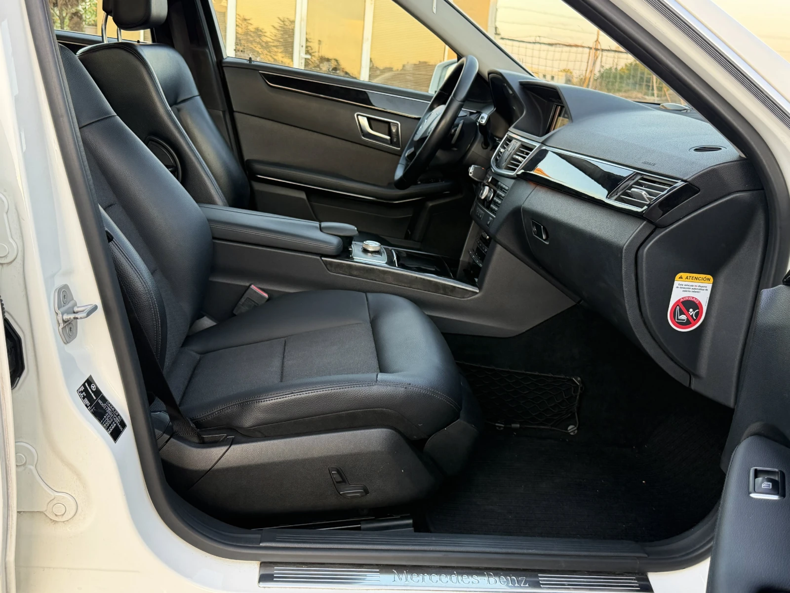 Mercedes-Benz E 220 /7G-Tronic/avantgarde/BlueEfficiency/, снимка 10 - Автомобили и джипове - 56111310