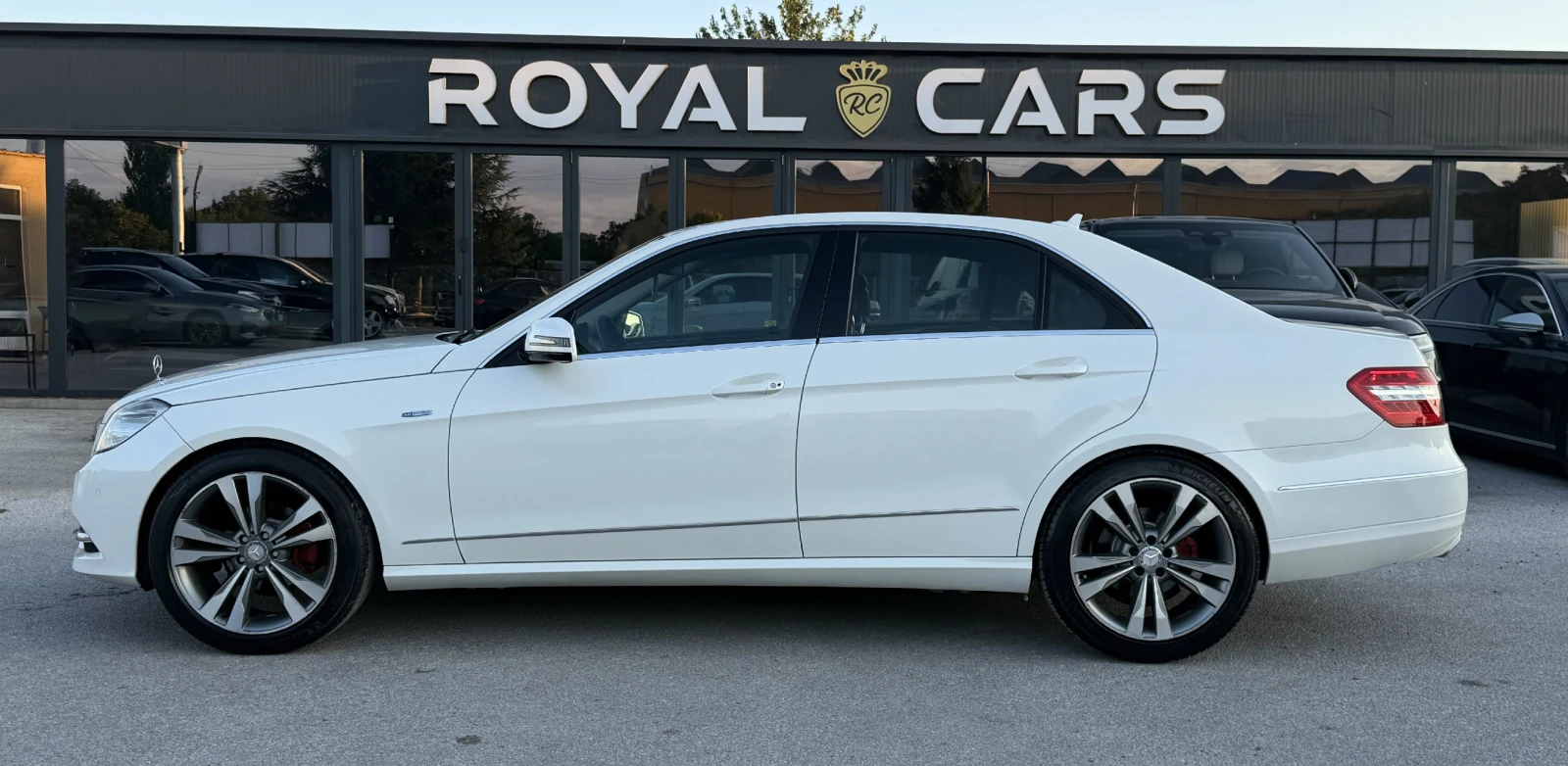 Mercedes-Benz E 220 /7G-Tronic/avantgarde/BlueEfficiency/, снимка 8 - Автомобили и джипове - 56111310