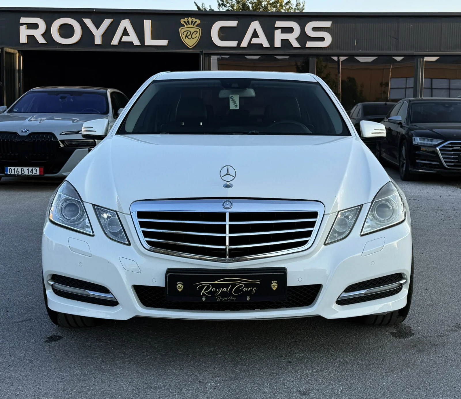 Mercedes-Benz E 220 /7G-Tronic/avantgarde/BlueEfficiency/, снимка 2 - Автомобили и джипове - 56111310