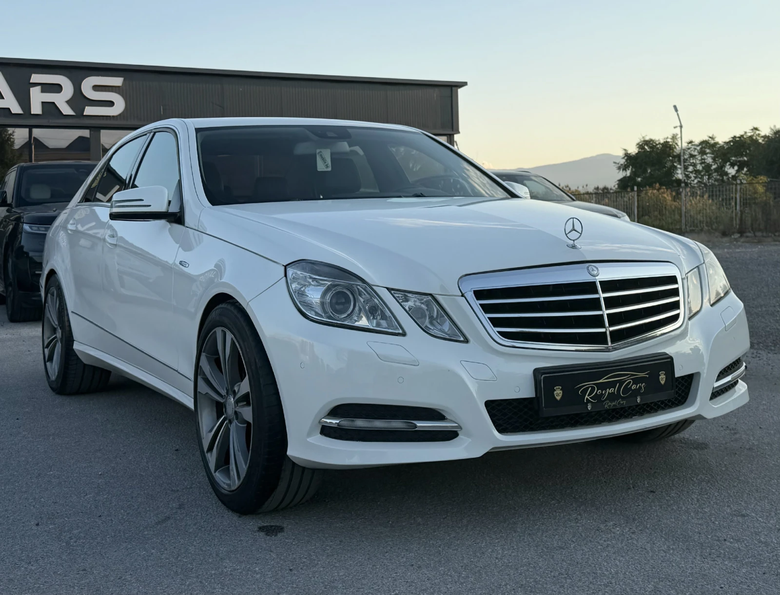 Mercedes-Benz E 220 /7G-Tronic/avantgarde/BlueEfficiency/, снимка 3 - Автомобили и джипове - 56111310