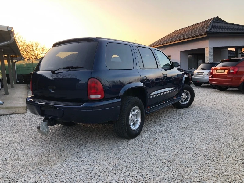 Dodge Durango 5.9 V8 MAGNUM SLT PLUS-7 МЕСТЕН ШВЕЙЦАРИЯ, снимка 2 - Автомобили и джипове - 44342577