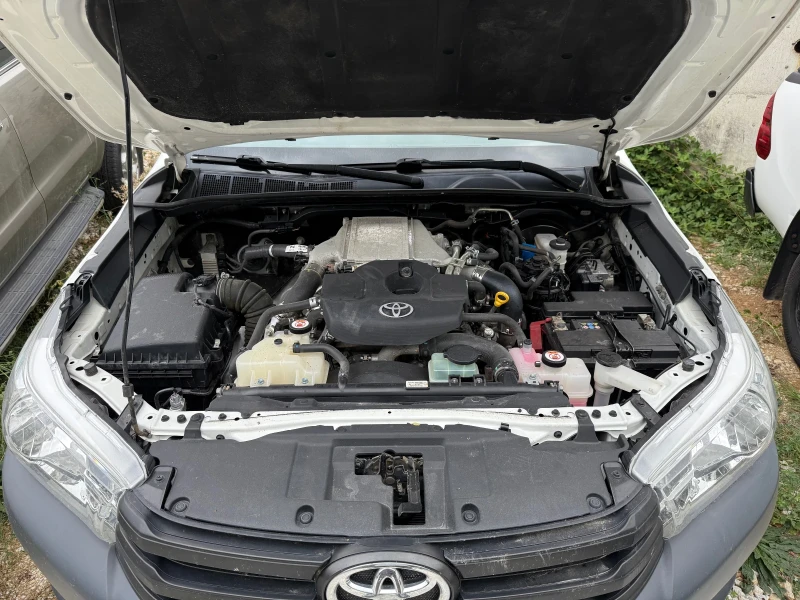 Toyota Hilux 2.4D4D НОВ ВНОС, снимка 14 - Автомобили и джипове - 51851371