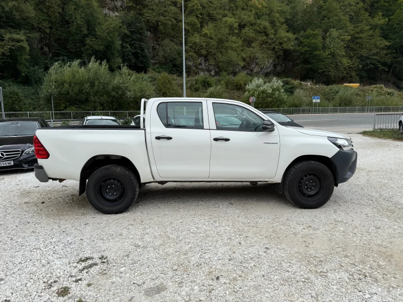 Toyota Hilux 2.4D4D НОВ ВНОС, снимка 7 - Автомобили и джипове - 51851371