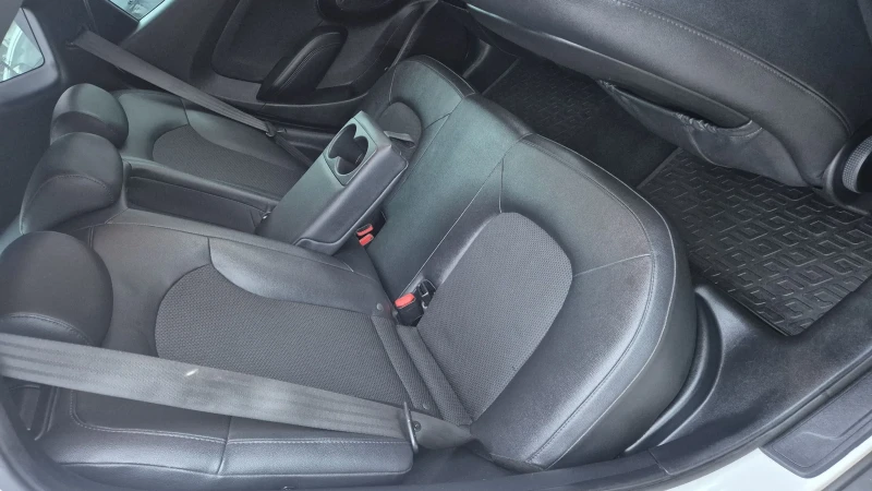 Hyundai IX35 2.0CRDI 4X4 НАВИ КАМЕРА КЕЙЛЕС ВИДЕО ЛИЗИНГ , снимка 8 - Автомобили и джипове - 52344025