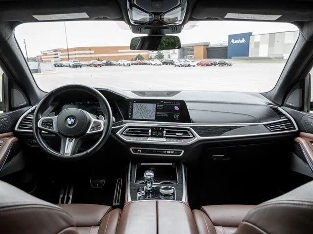 BMW X7 40i* M SPORT* INDIVIDUAL* DISTRONIC* HARMAN* МАСАЖ, снимка 9 - Автомобили и джипове - 55264472