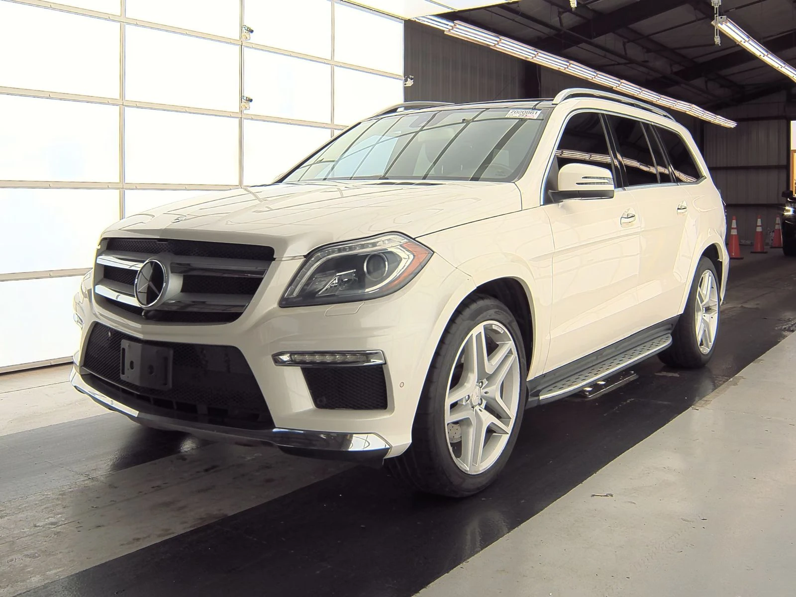 Mercedes-Benz GL 500 550/ПОДГРЕВ/ОБДУХВАНЕ/ДИСТРОНИК/КАМЕРА/ПАНОРАМА - изображение 3