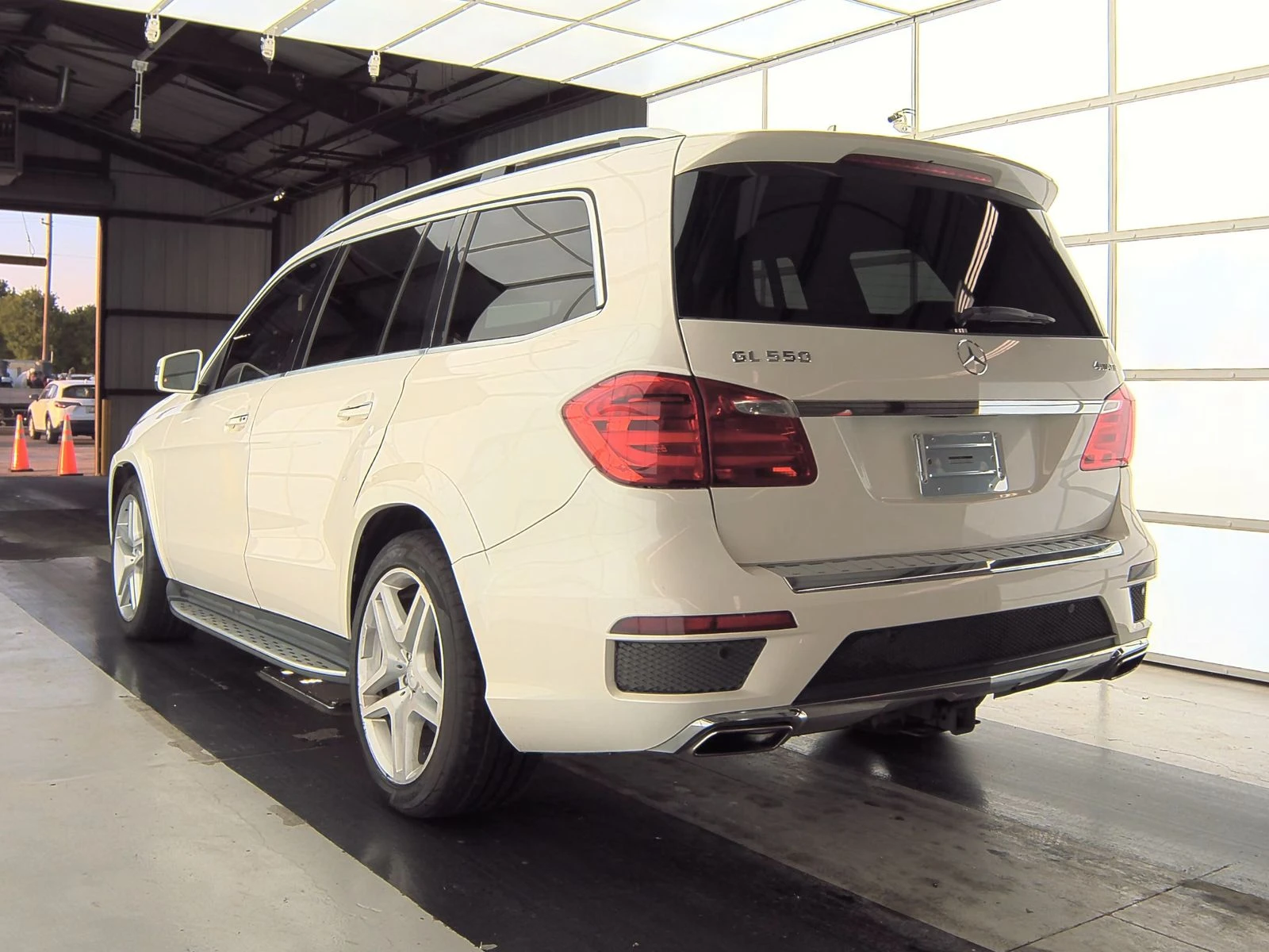 Mercedes-Benz GL 500 550/ПОДГРЕВ/ОБДУХВАНЕ/ДИСТРОНИК/КАМЕРА/ПАНОРАМА - изображение 6