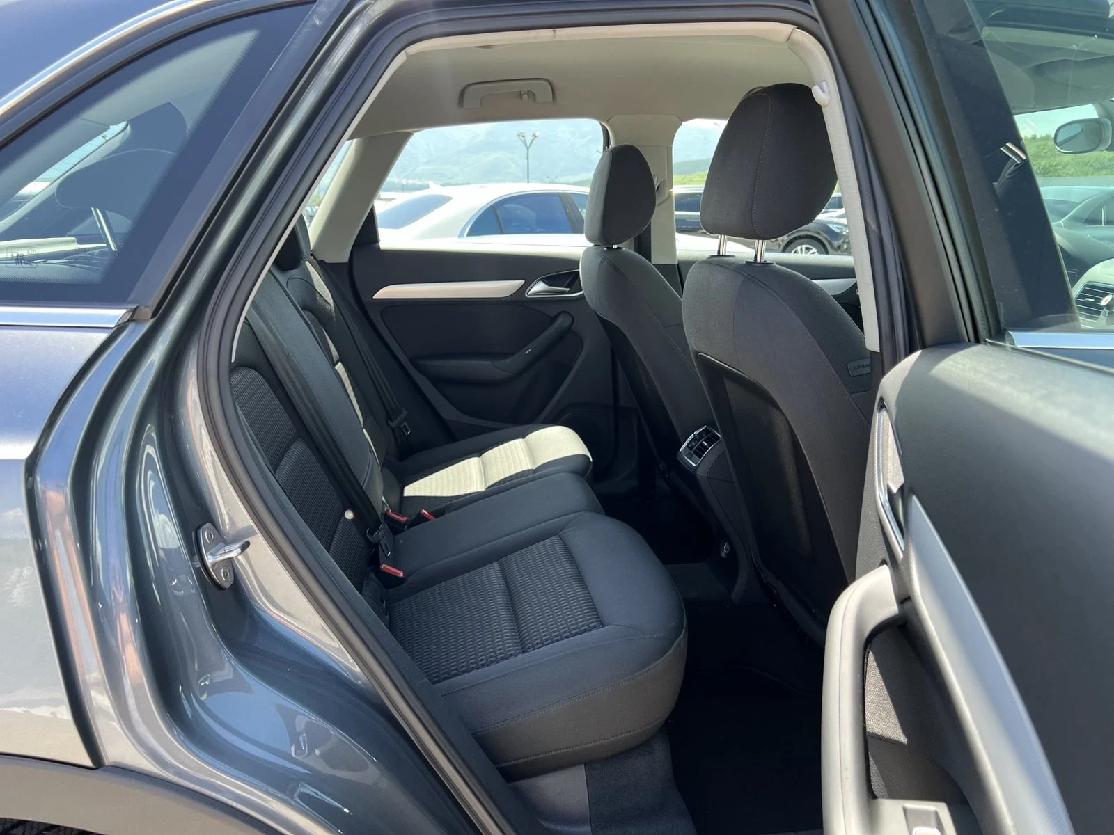 Audi Q3 | Mobile.bg   12