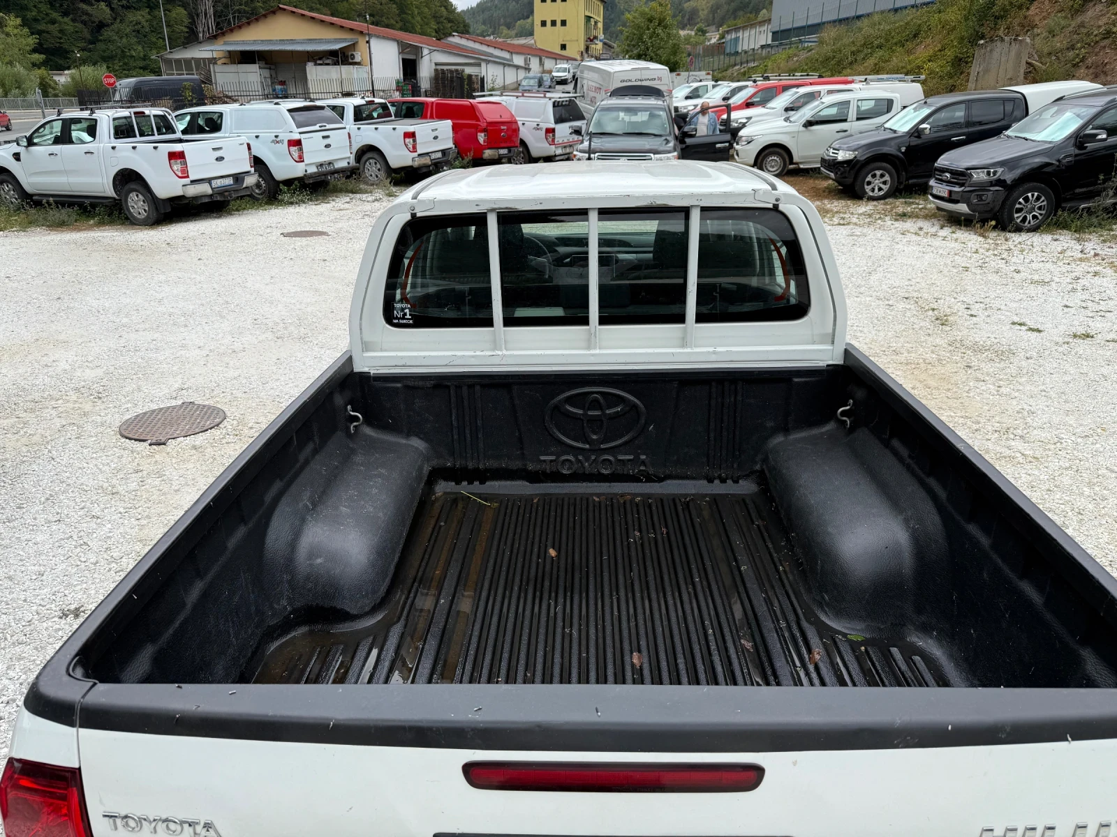 Toyota Hilux 2.4D4D НОВ ВНОС - изображение 4