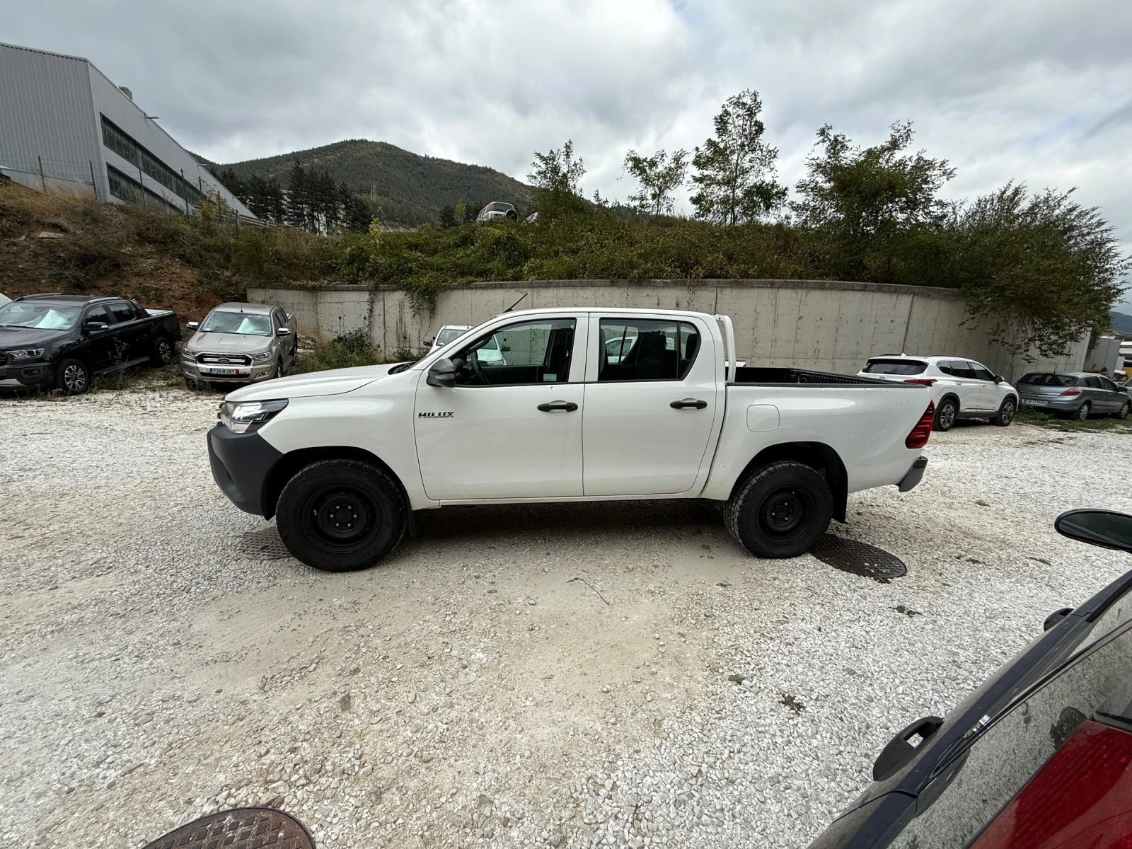 Toyota Hilux 2.4D4D НОВ ВНОС - изображение 2
