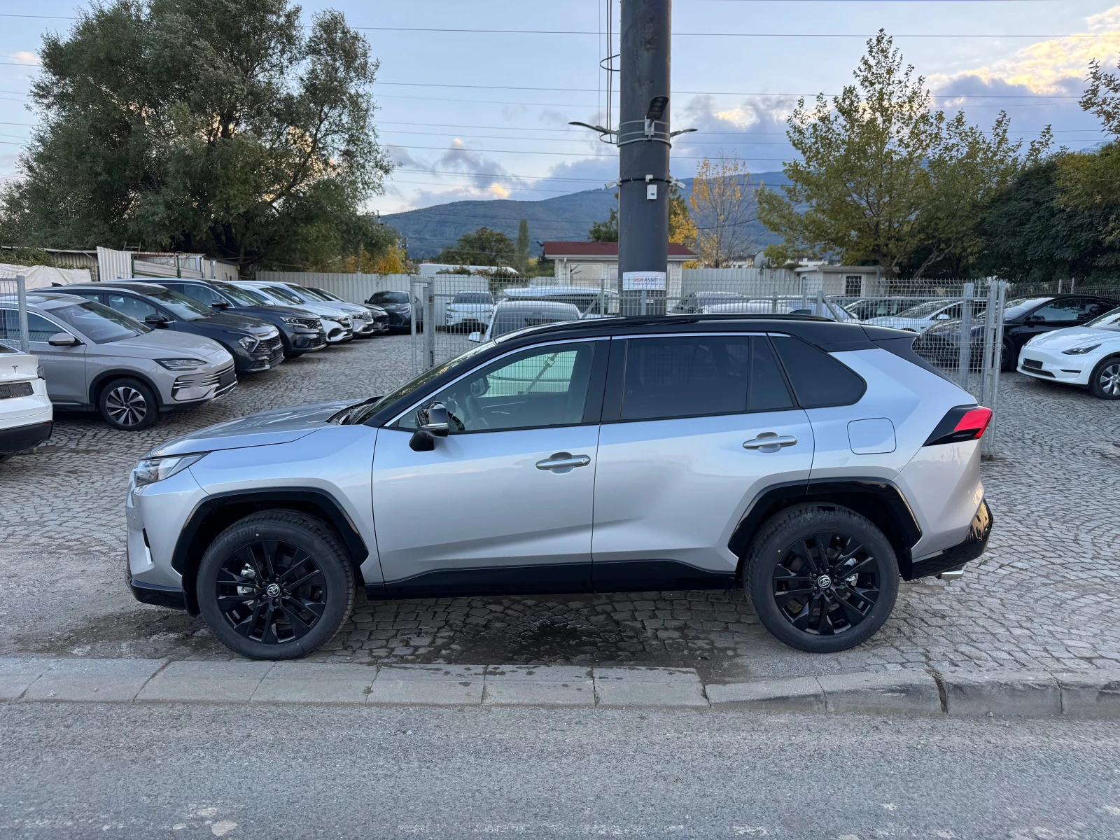 Toyota Rav4 5km/2.5-4x4/360/JBL  - изображение 3