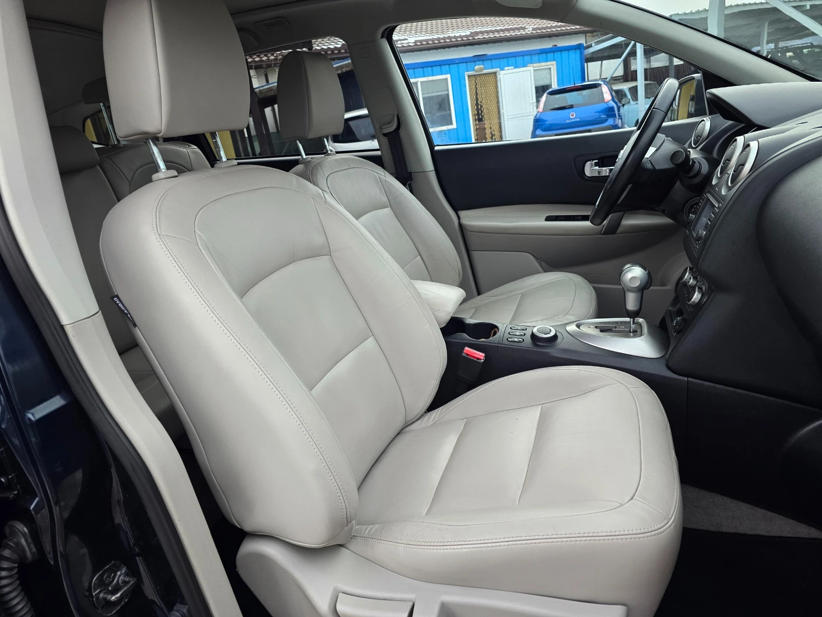 Nissan Qashqai 2.0DCI 7МЕСТА ! ! АВТОМАТИК ! ! НАВИГАЦИЯ - изображение 10