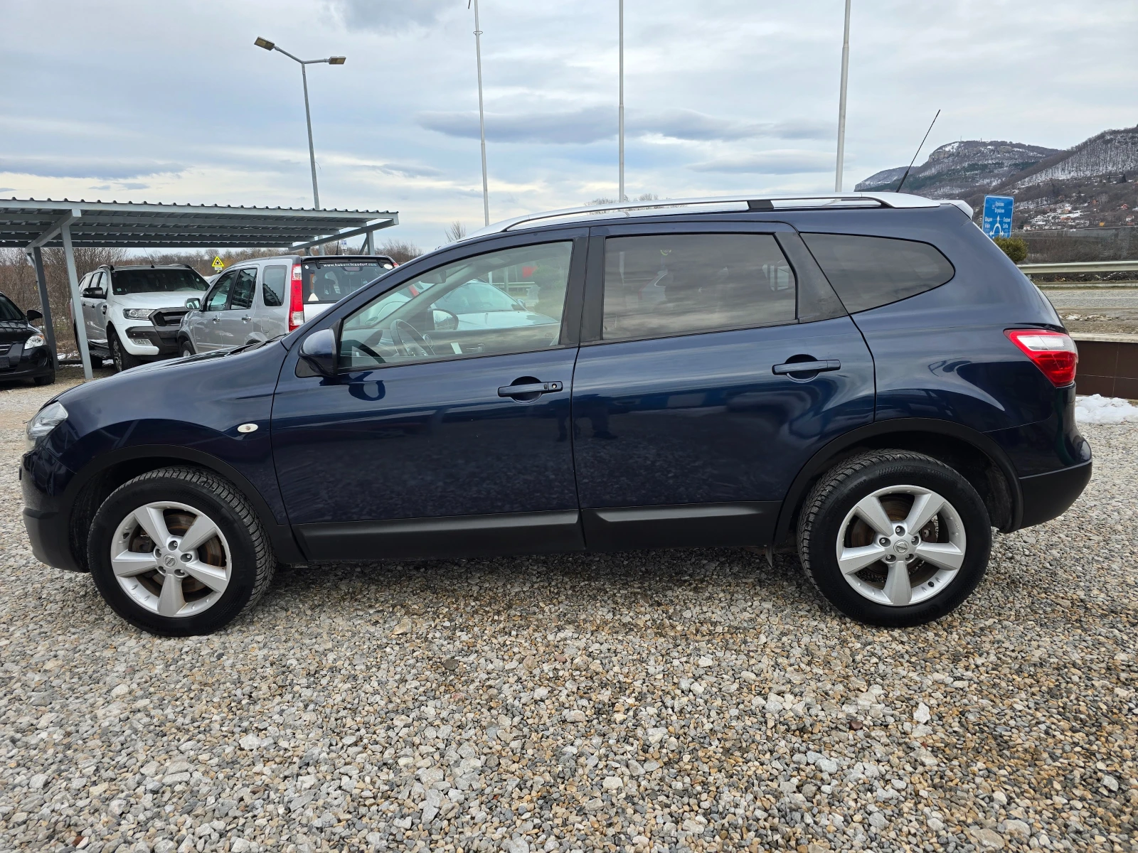 Nissan Qashqai 2.0DCI 7МЕСТА ! ! АВТОМАТИК ! ! НАВИГАЦИЯ - изображение 2