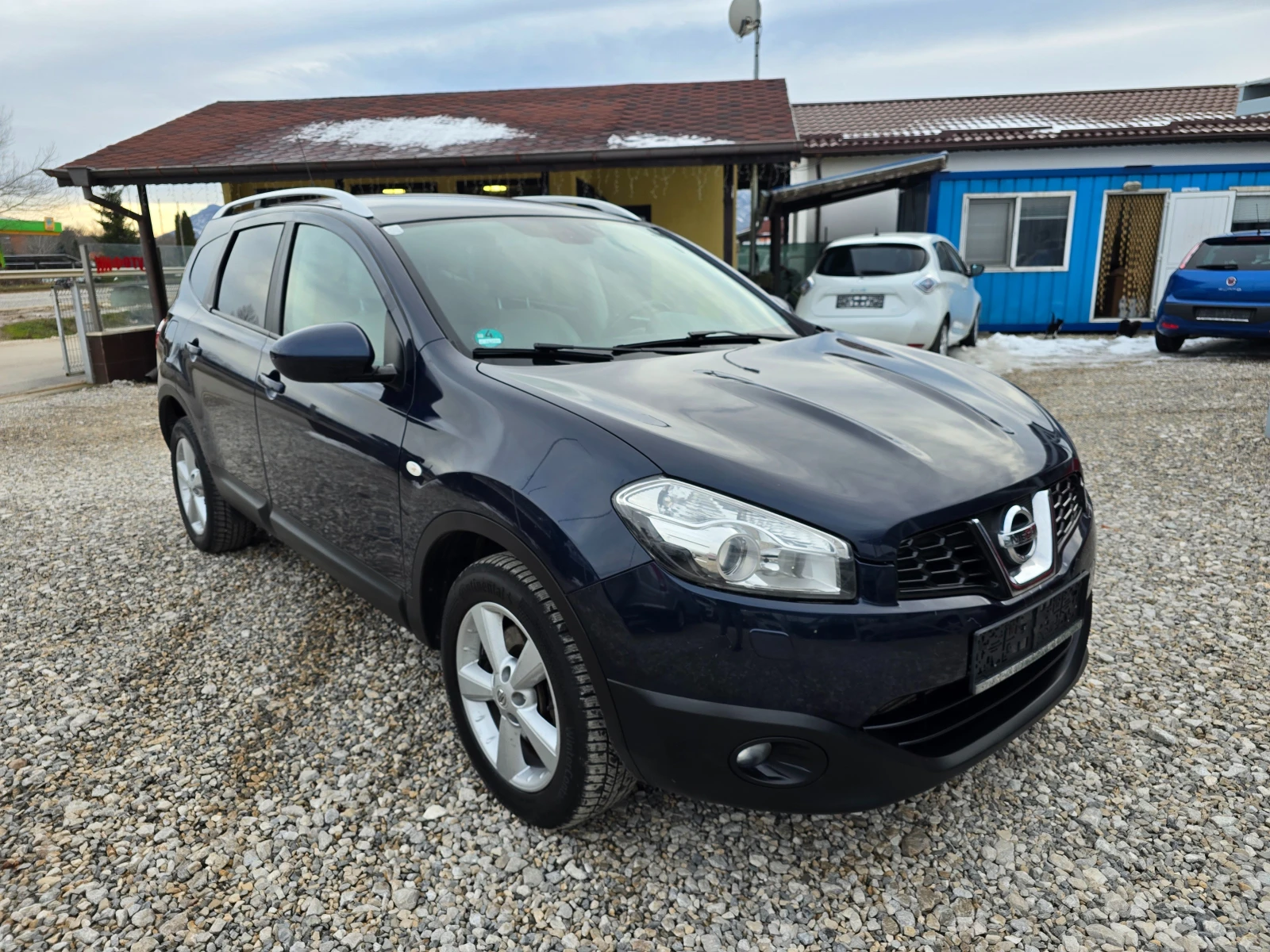 Nissan Qashqai 2.0DCI 7МЕСТА ! ! АВТОМАТИК ! ! НАВИГАЦИЯ - изображение 7
