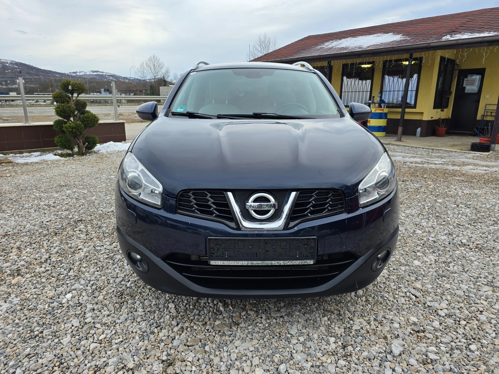 Nissan Qashqai 2.0DCI 7МЕСТА ! ! АВТОМАТИК ! ! НАВИГАЦИЯ - изображение 8