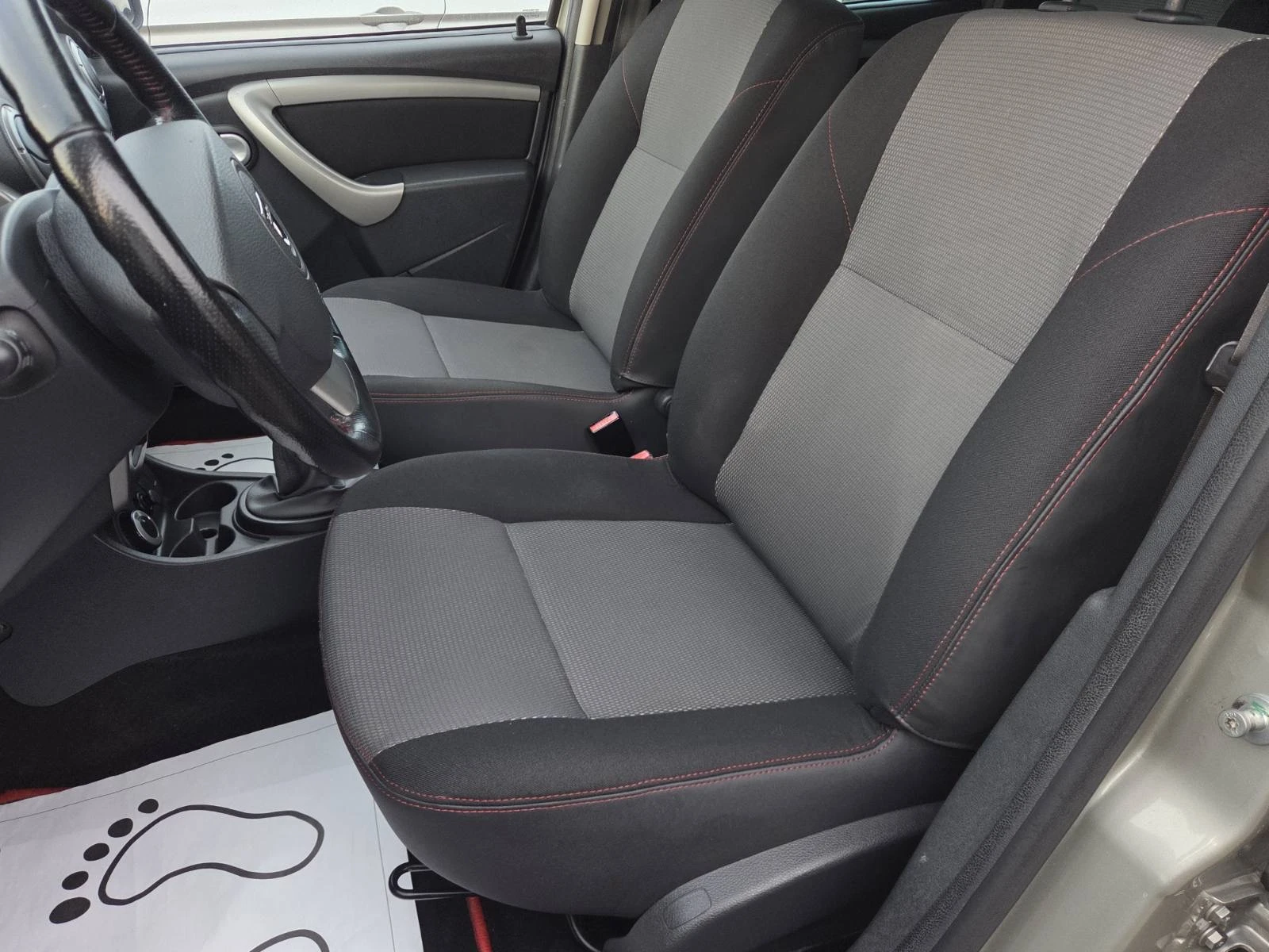 Dacia Duster 1.5DCI/4x4, снимка 13 - Автомобили и джипове - 53727977