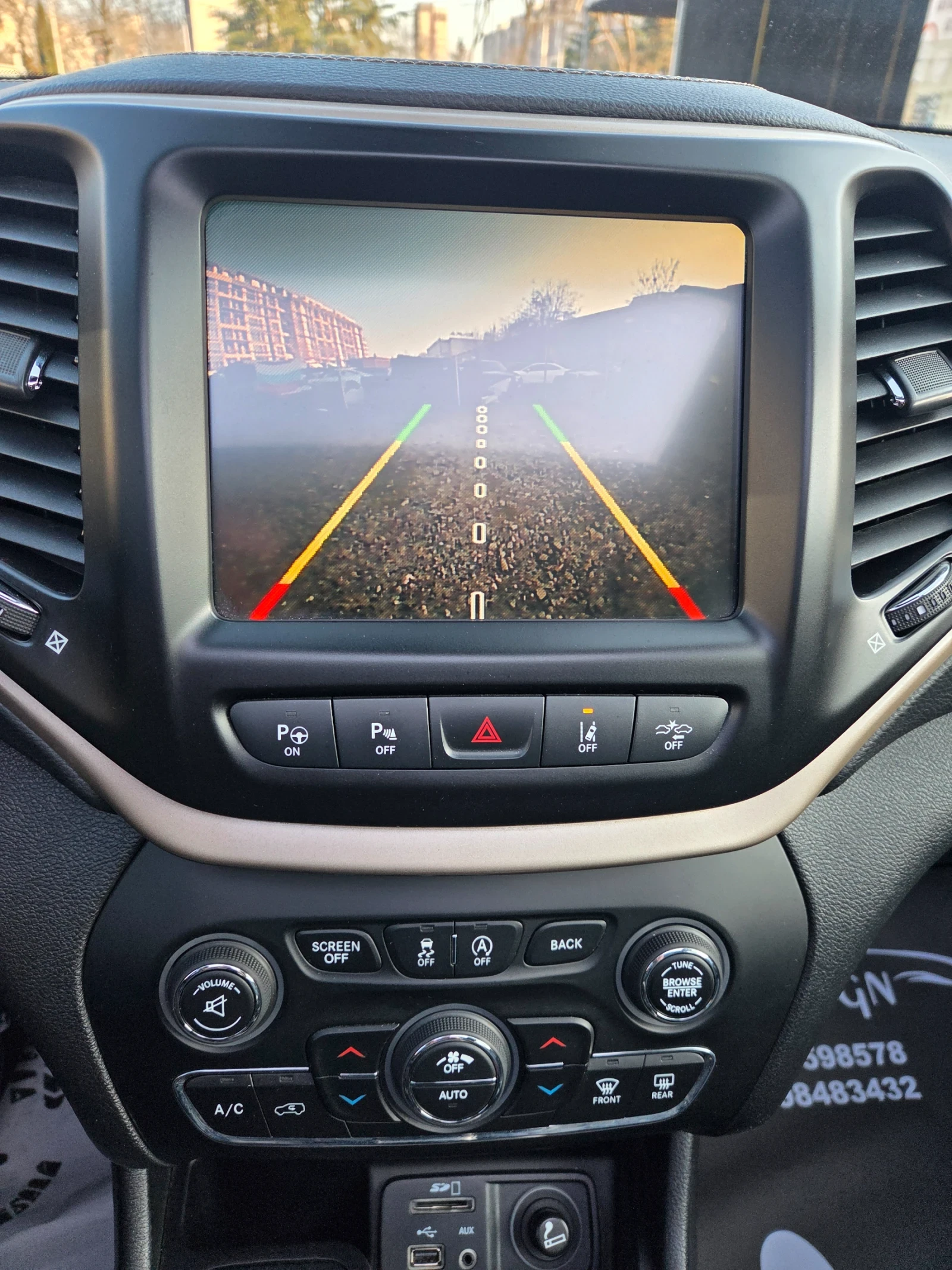 Jeep Cherokee 2.2LIMITED 4X4, снимка 17 - Автомобили и джипове - 53977056