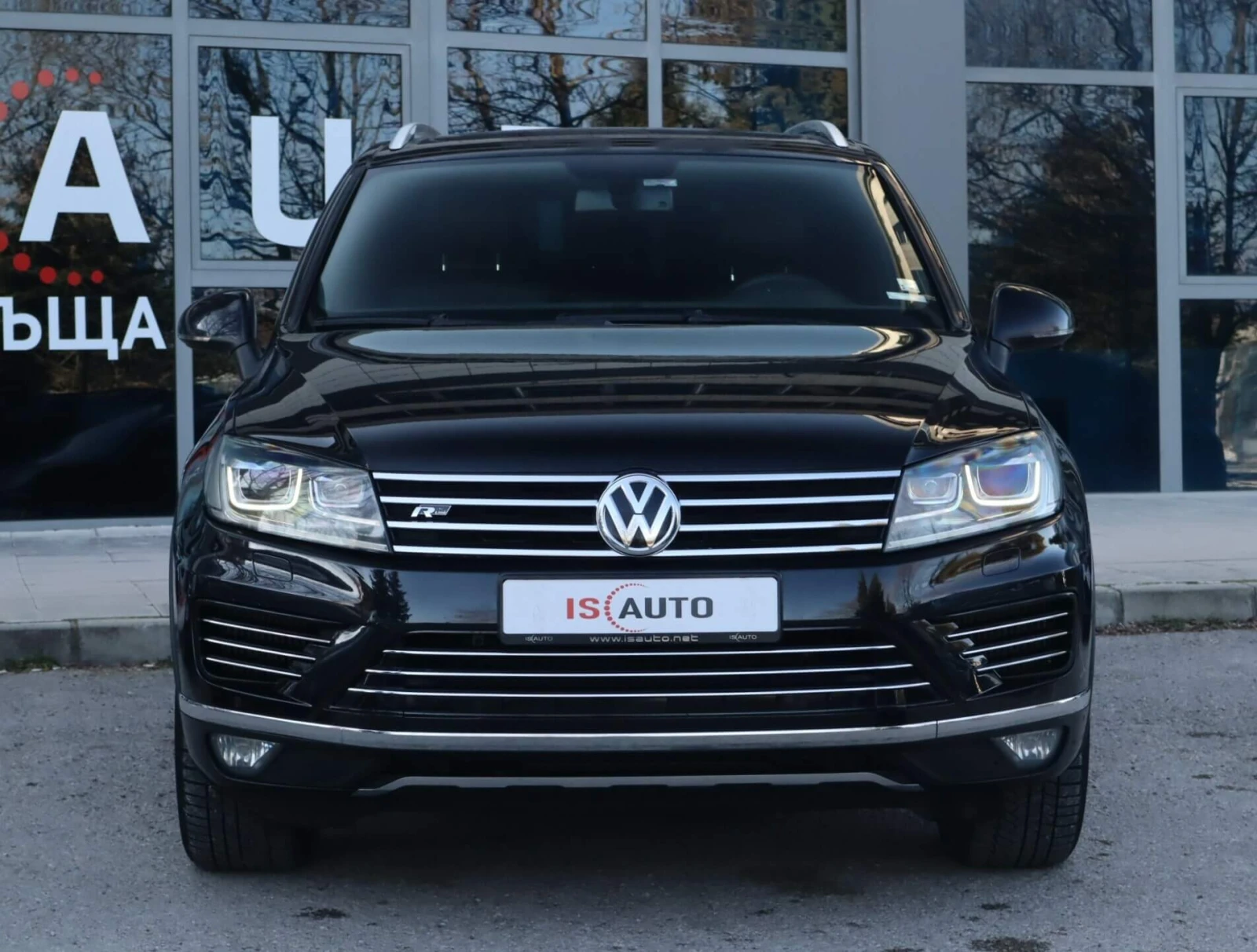 VW Touareg 3.0TDI/Terrain-Tech/Обдухване/dYnaudio/Пано/Камера, снимка 2 - Автомобили и джипове - 54000688