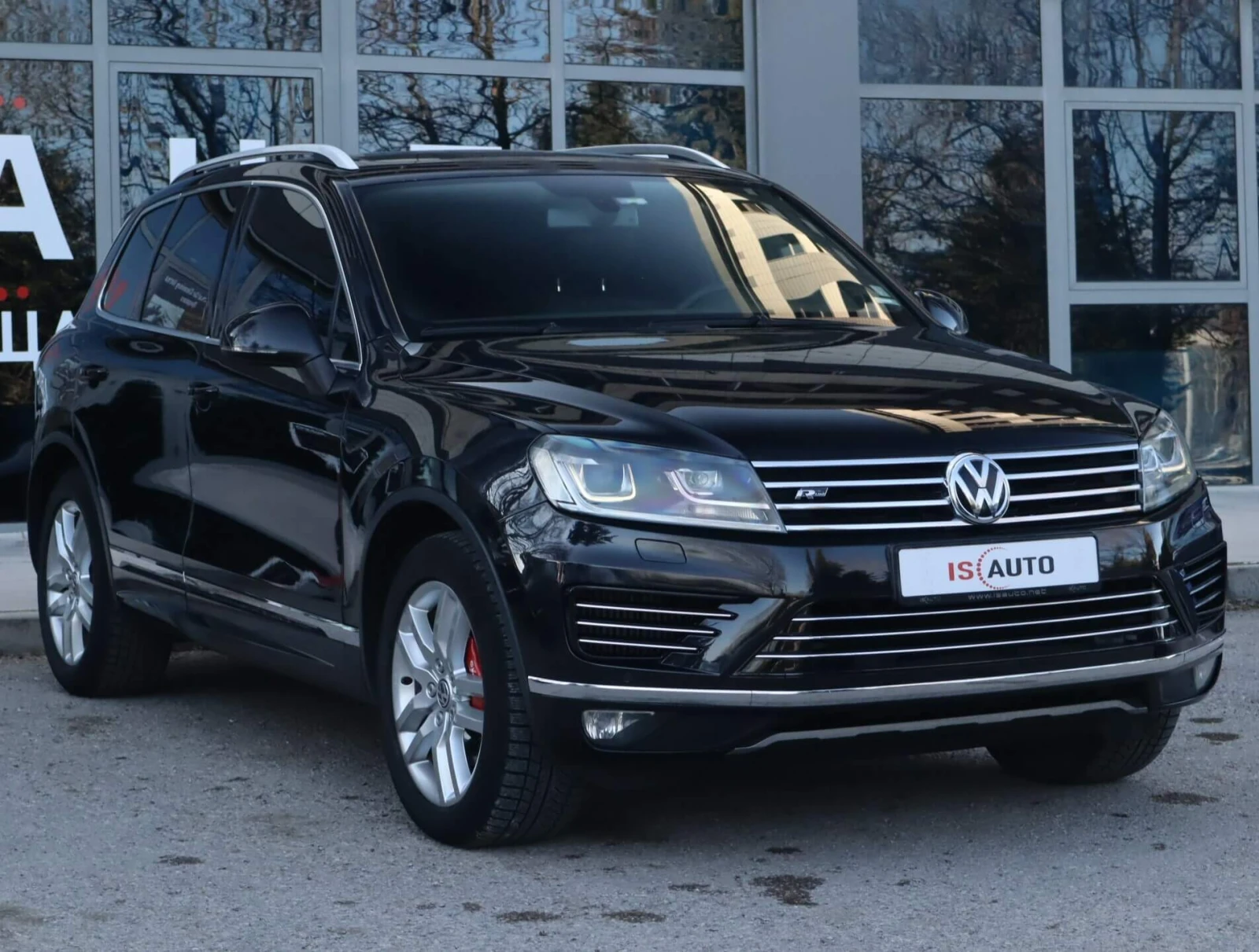 VW Touareg 3.0TDI/Terrain-Tech/Обдухване/dYnaudio/Пано/Камера, снимка 3 - Автомобили и джипове - 54000688