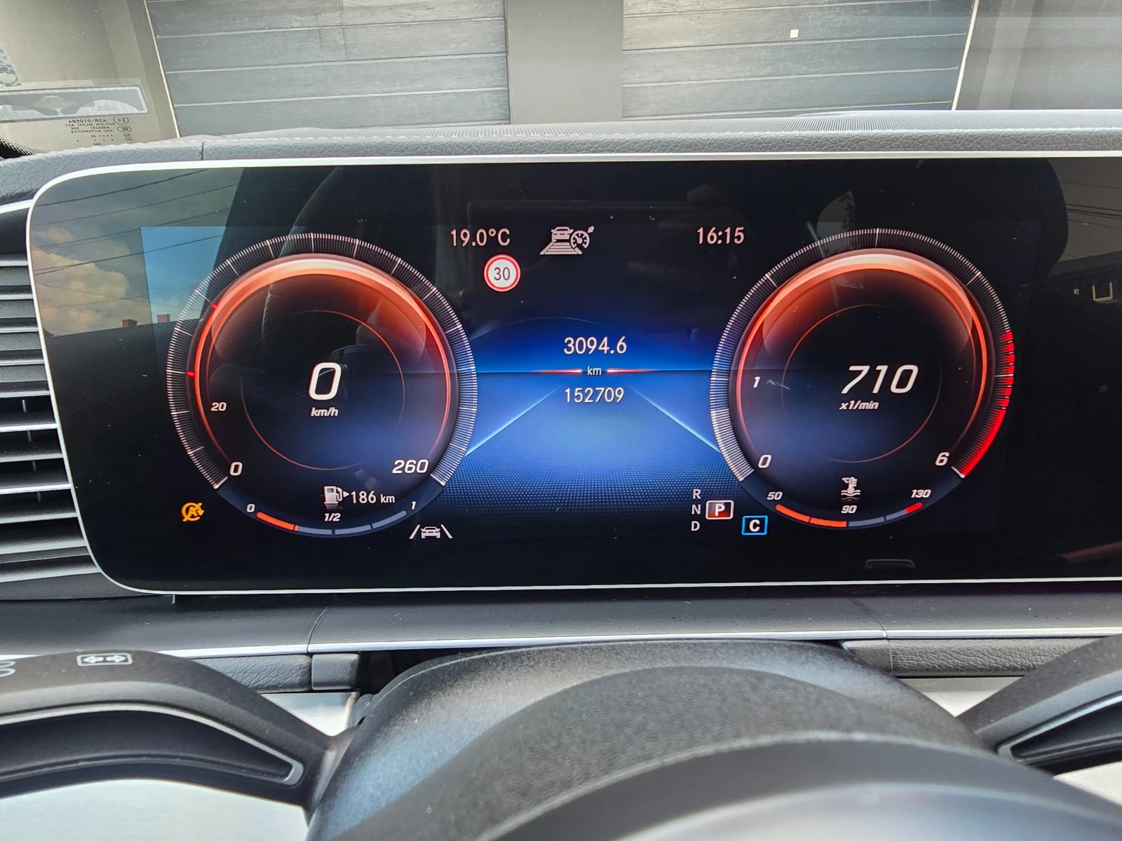 Mercedes-Benz GLS 400 d AMG Full, снимка 11 - Автомобили и джипове - 54125759