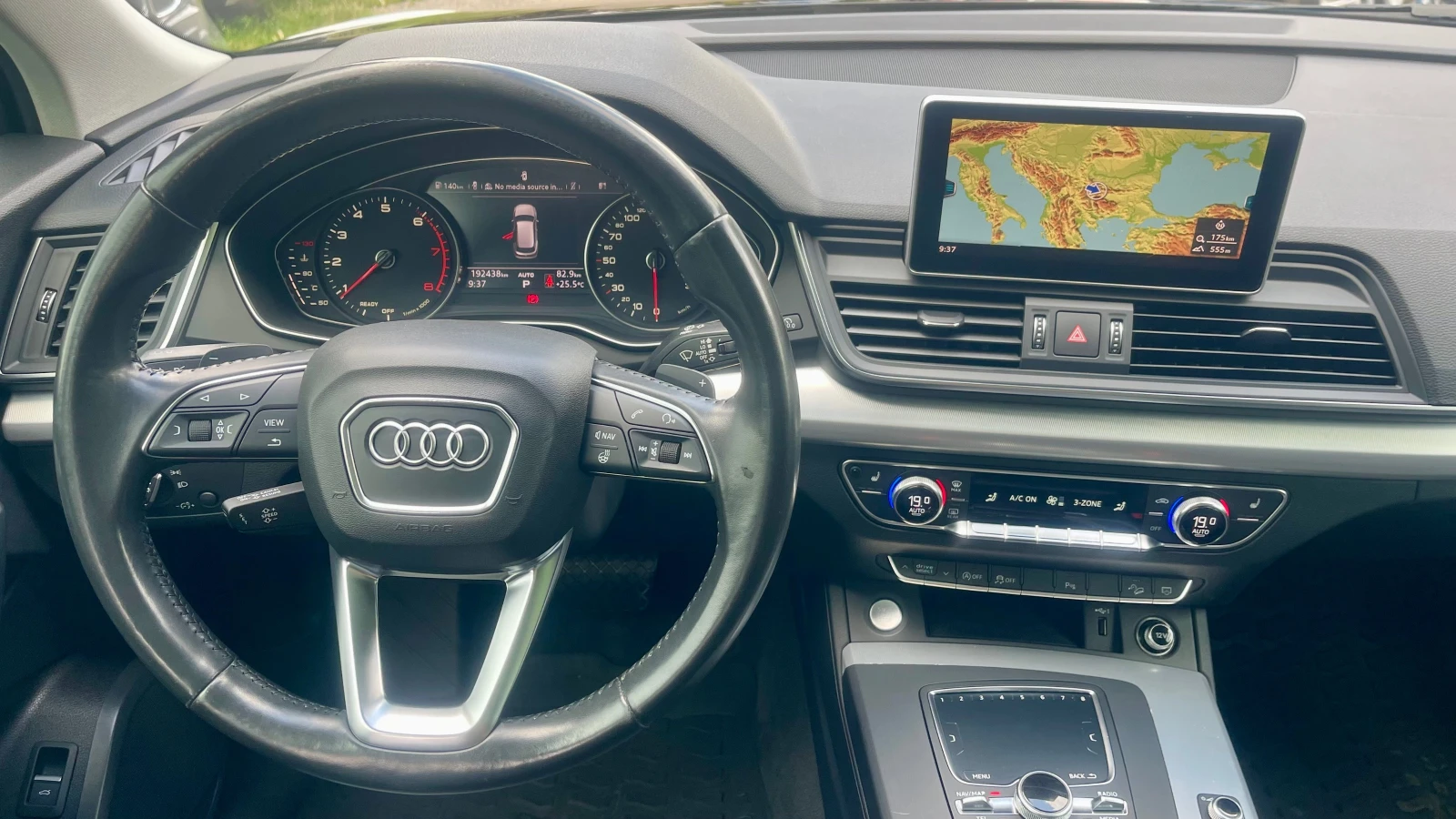 Audi Q5 2.0 TFSI, всички екстри, НАЛИЧНА В СОФИЯ, снимка 7 - Автомобили и джипове - 55018247