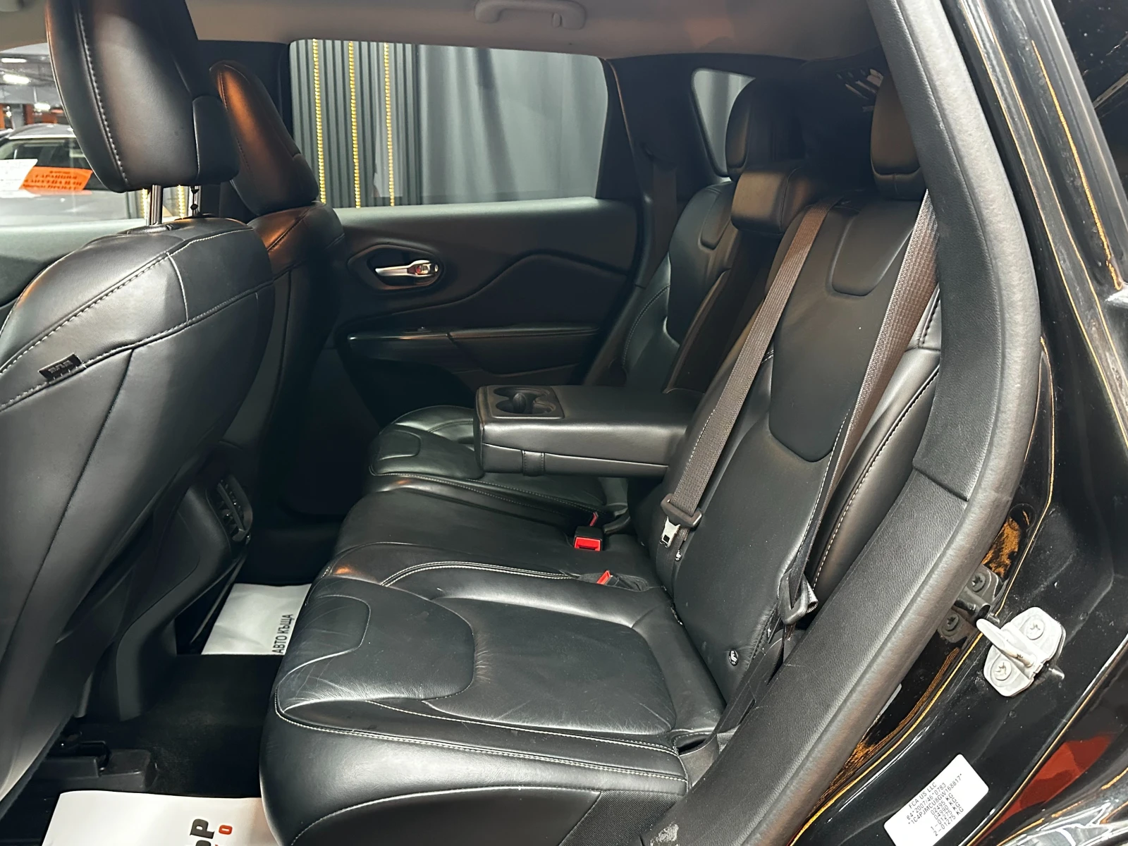 Jeep Cherokee 2.2M-Jet Night Eagle 4WD, снимка 9 - Автомобили и джипове - 55888490