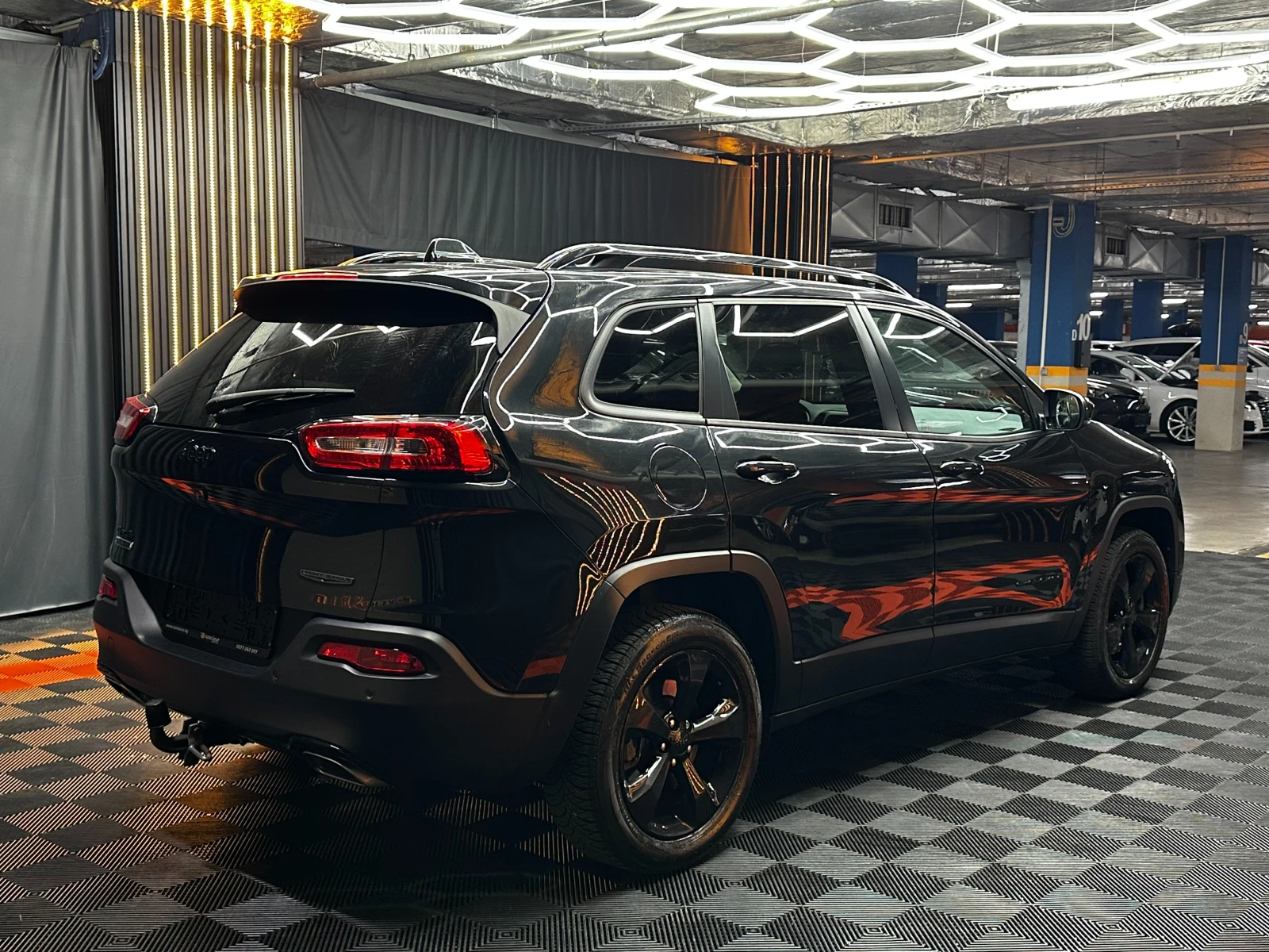 Jeep Cherokee 2.2M-Jet Night Eagle 4WD, снимка 5 - Автомобили и джипове - 55888490