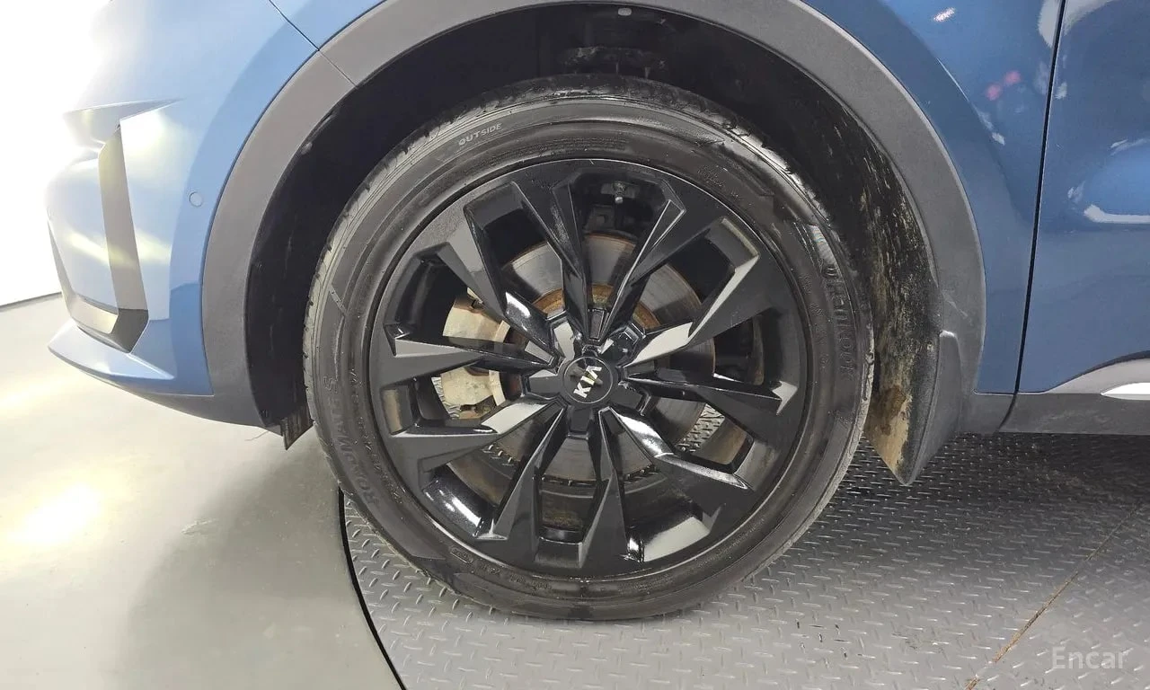 Kia Sorento 2.5T 4WD/ДИСТРОНИК/360/ОБДУХ/ПАНОРАМА/ПОДГРЕВ/, снимка 5 - Автомобили и джипове - 55903861