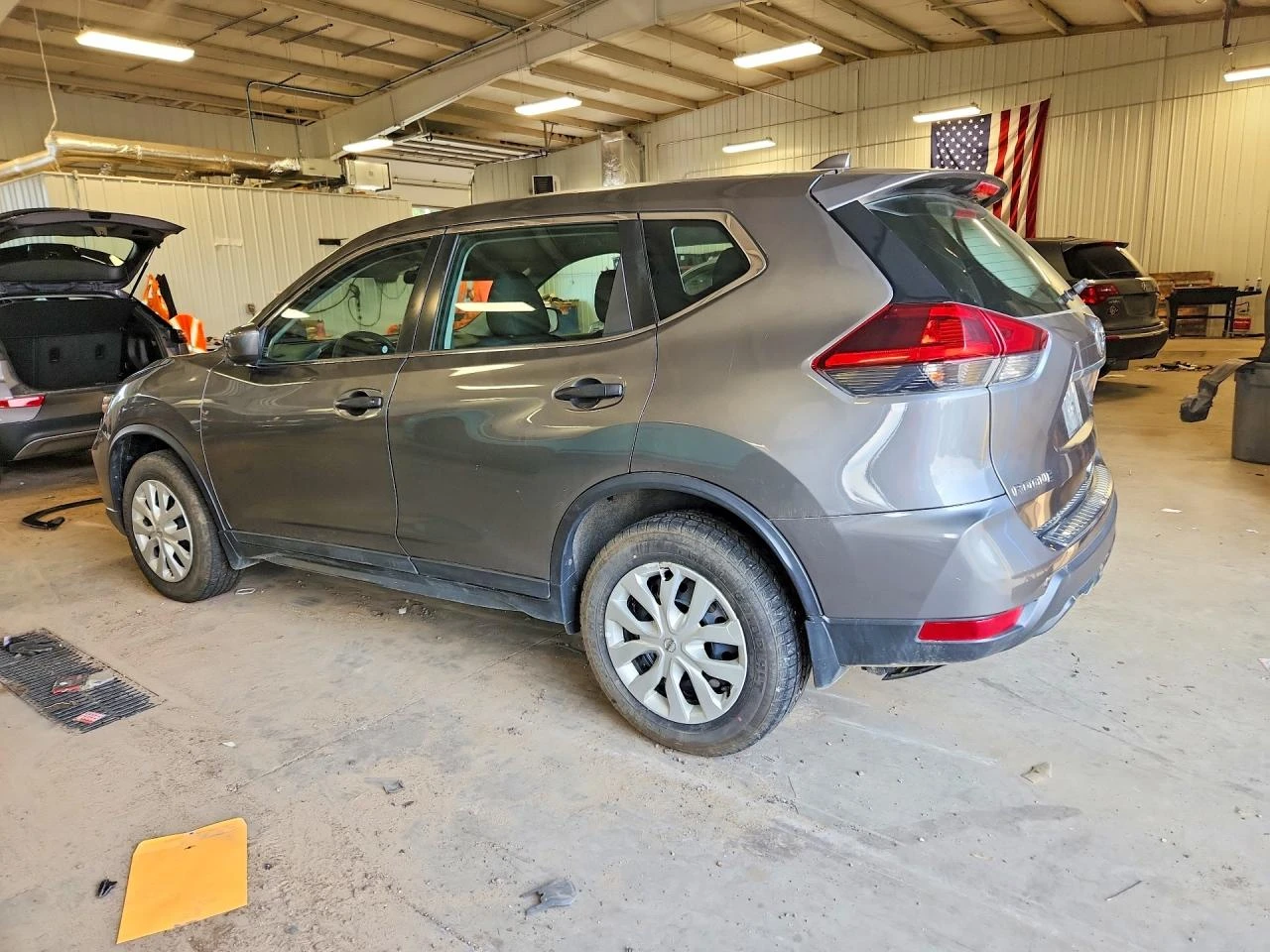 Nissan Rogue 2.5l S, снимка 2 - Автомобили и джипове - 55976899